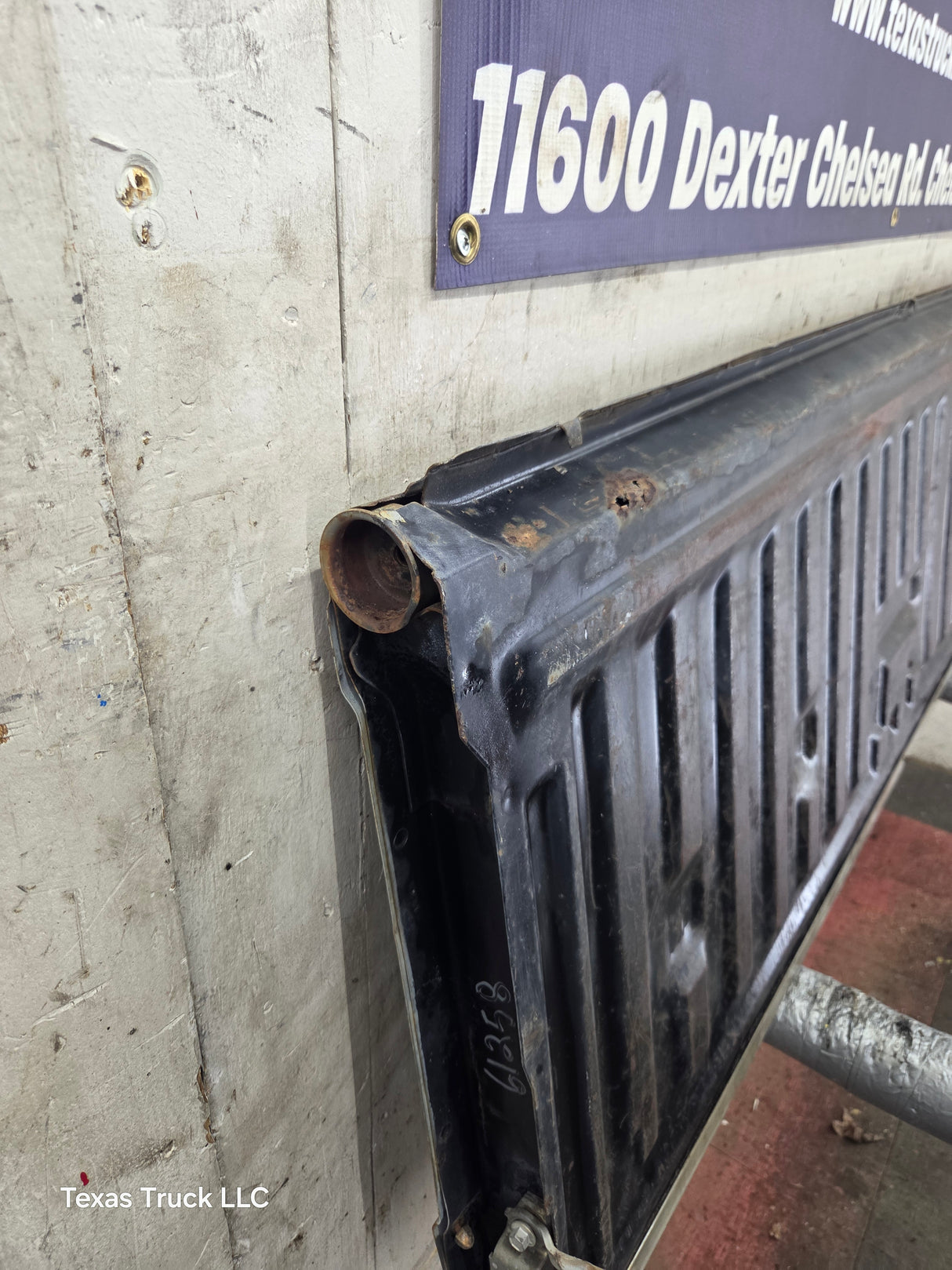 1980-1997 Bullnose / Bricknose / OBS Ford F100 F150 F250 F350 Tailgate *DAMAGE