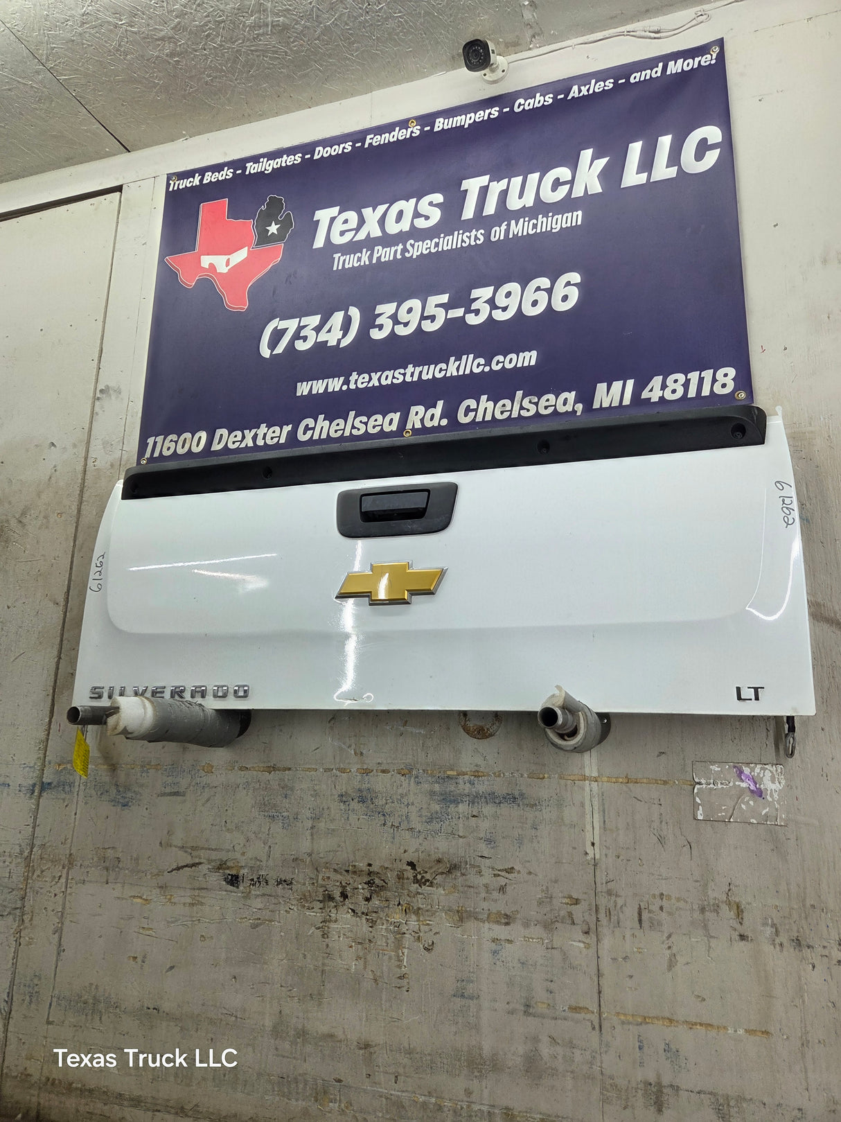 2007-2013 Chevrolet Silverado / GMC Sierra 1500 2500 3500 HD Tailgate