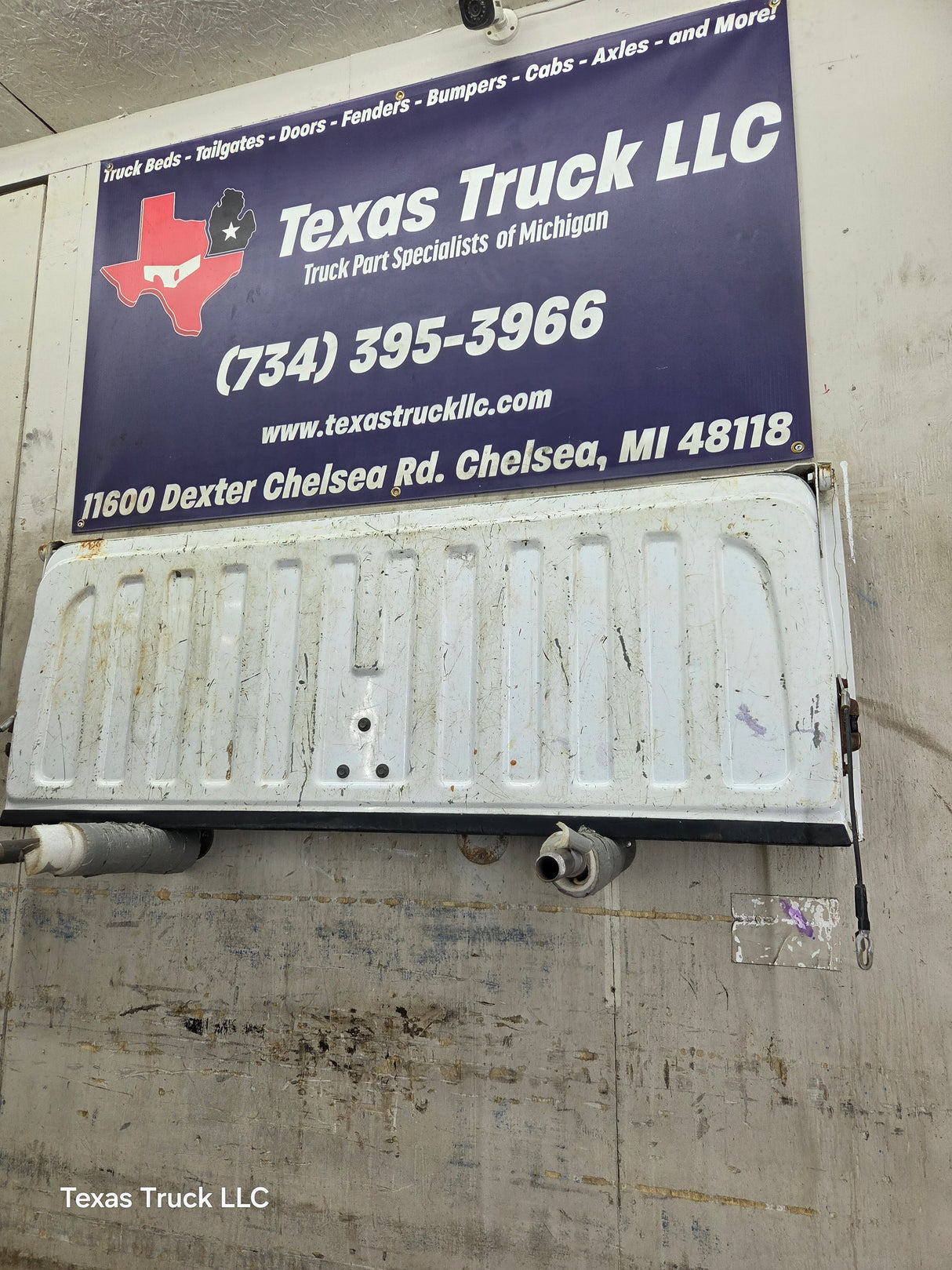 2007-2013 Chevrolet Silverado / GMC Sierra 1500 2500 3500 HD Tailgate