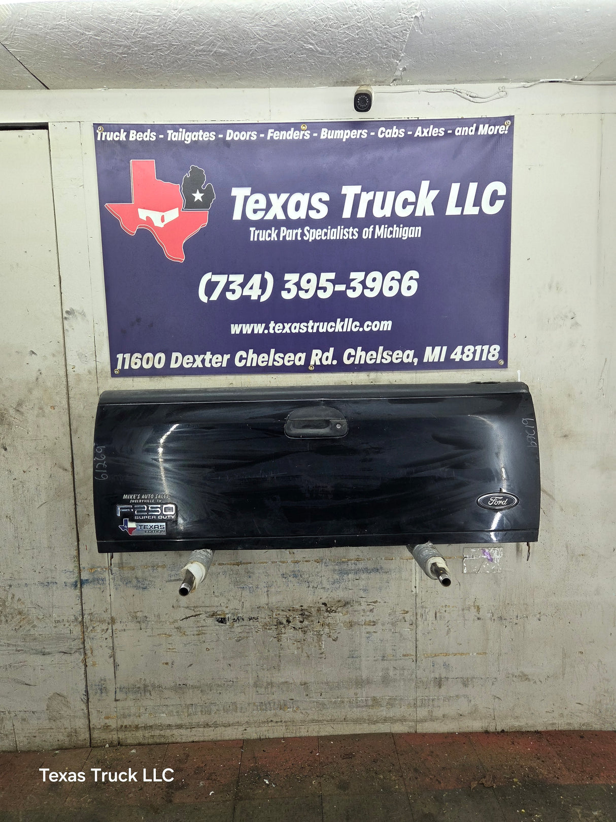 1997-2003 F150 / 1999-2007 Ford F250 F350 F450 F550 Super Duty Tailgate