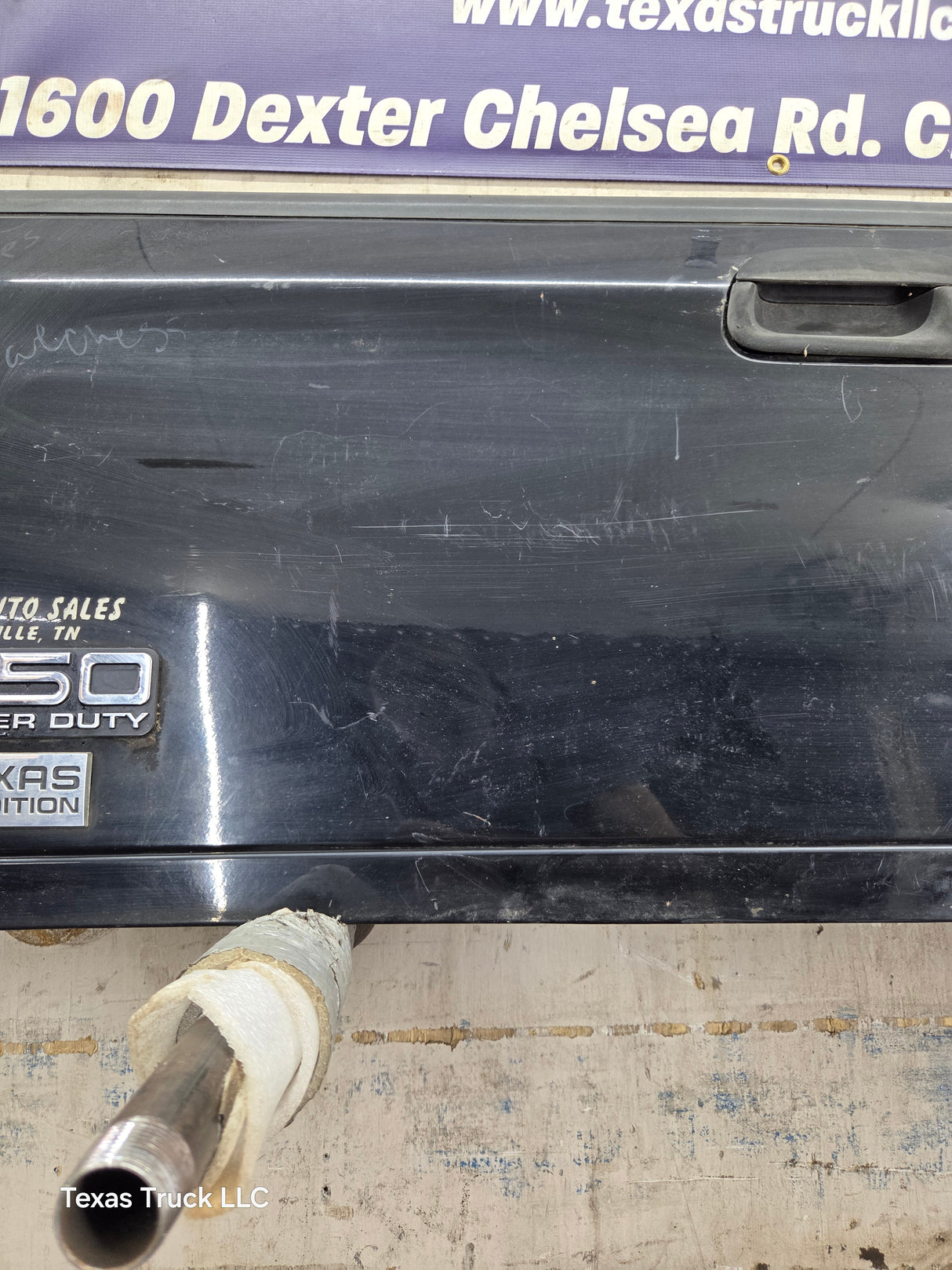 1997-2003 F150 / 1999-2007 Ford F250 F350 F450 F550 Super Duty Tailgate