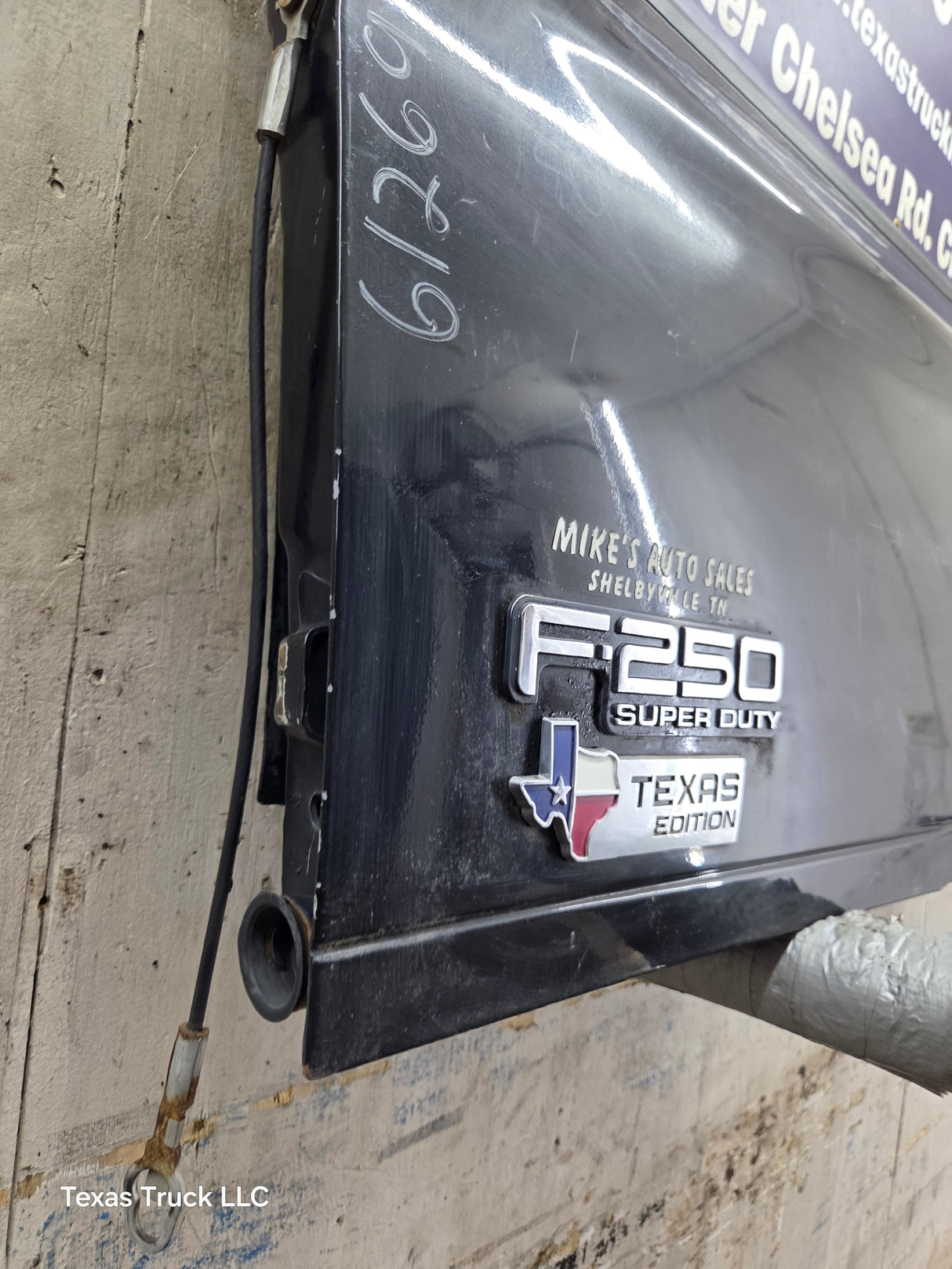 1997-2003 F150 / 1999-2007 Ford F250 F350 F450 F550 Super Duty Tailgate