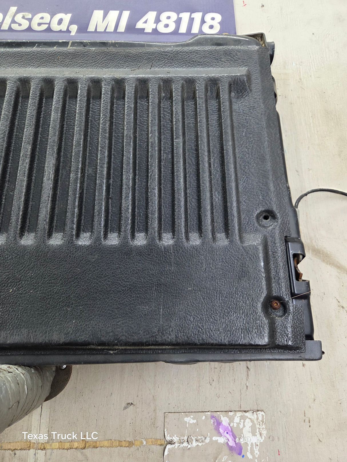 1997-2003 F150 / 1999-2007 Ford F250 F350 F450 F550 Super Duty Tailgate