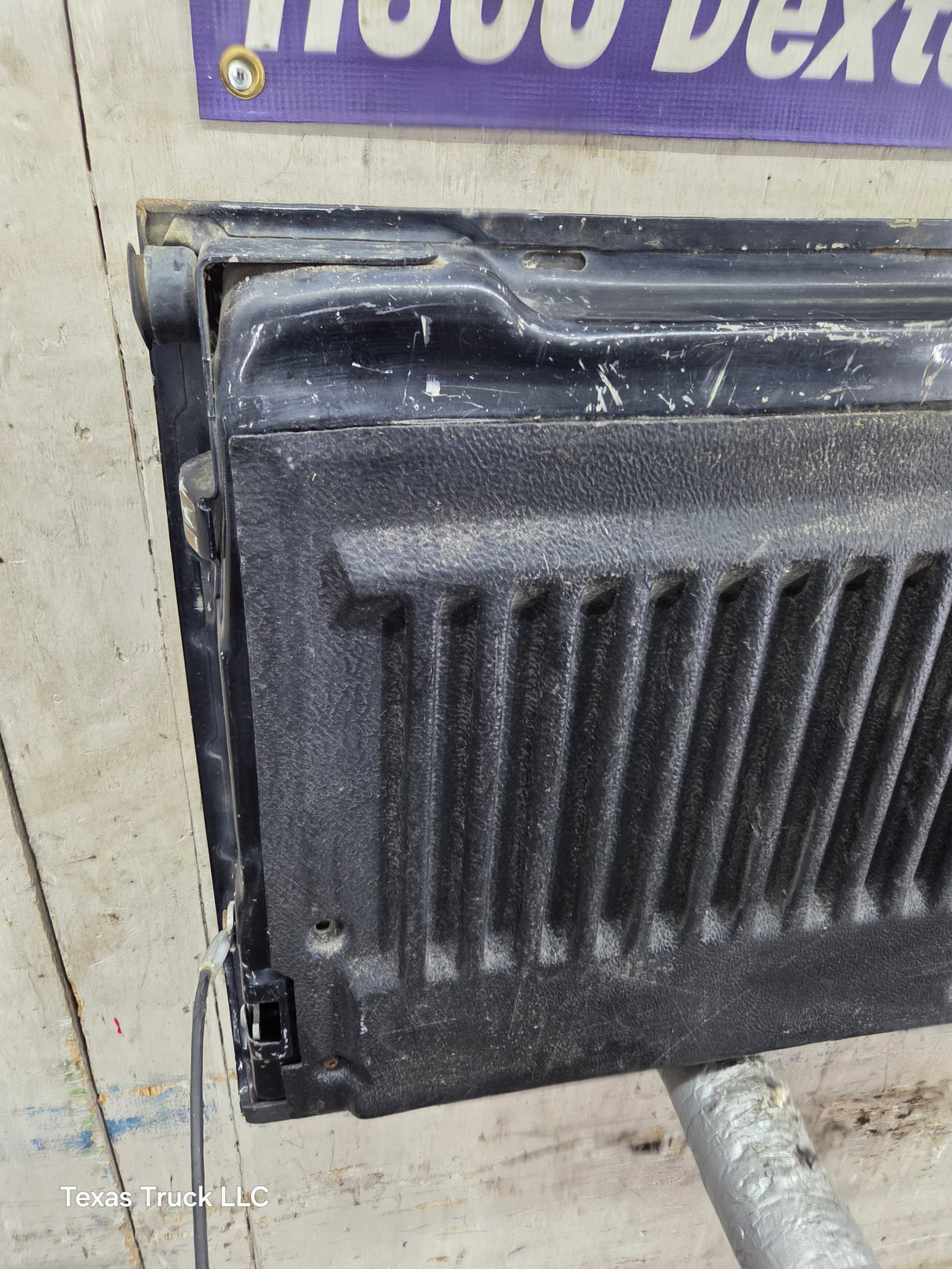 1997-2003 F150 / 1999-2007 Ford F250 F350 F450 F550 Super Duty Tailgate