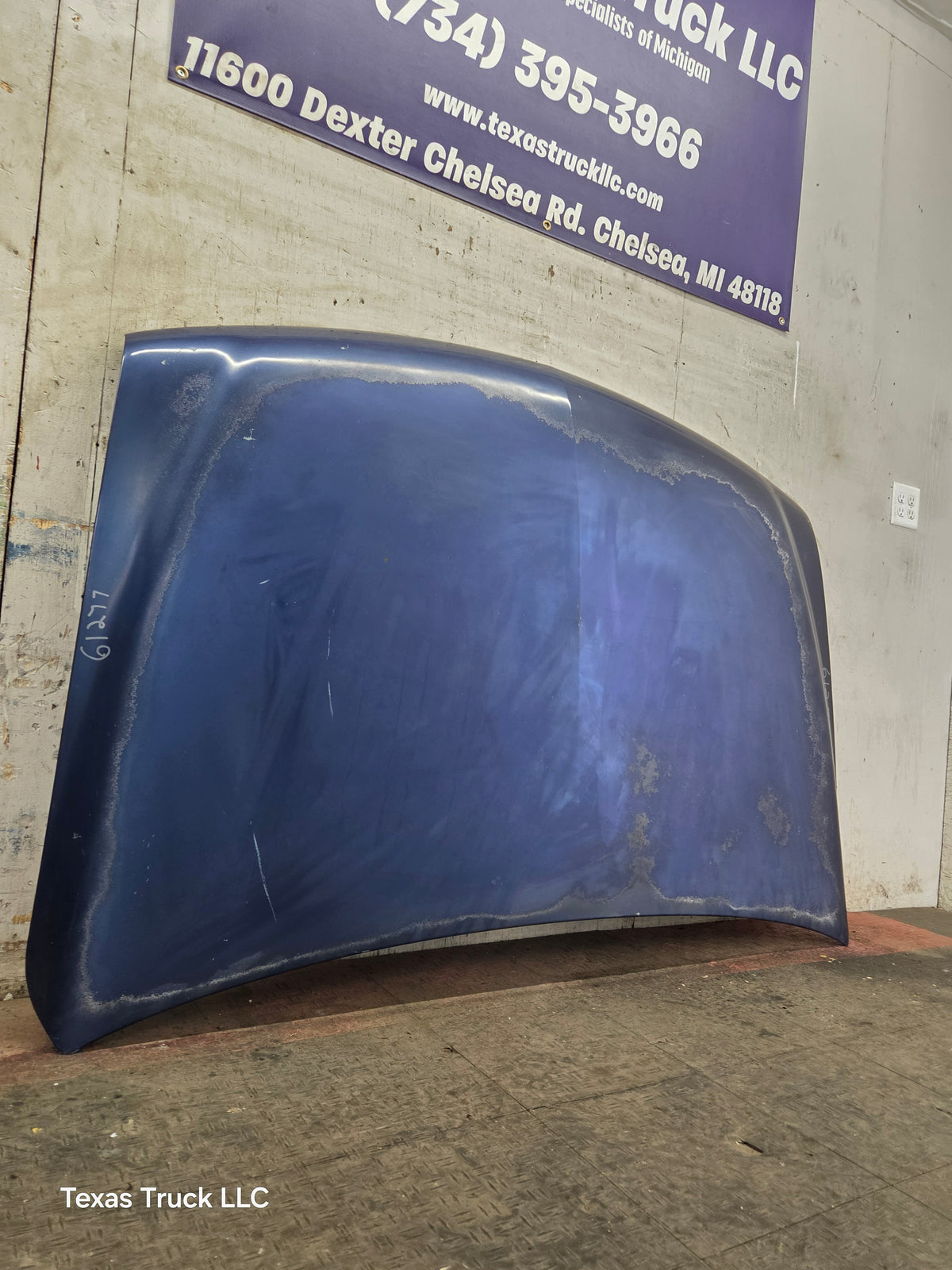 1999-2002 Chevrolet Silverado / Suburban 1500 2500 Hood