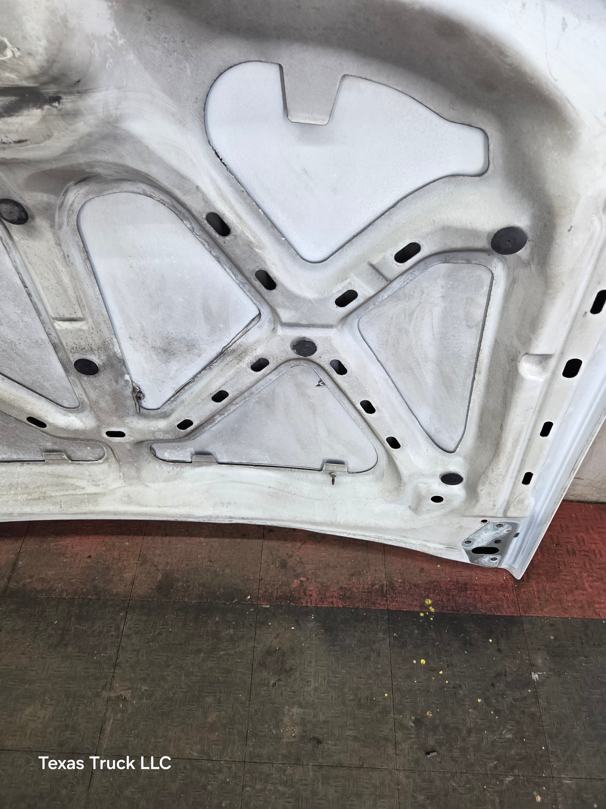 2003-2006 Chevrolet Silverado 2500 3500 Cateye HD Hood OEM