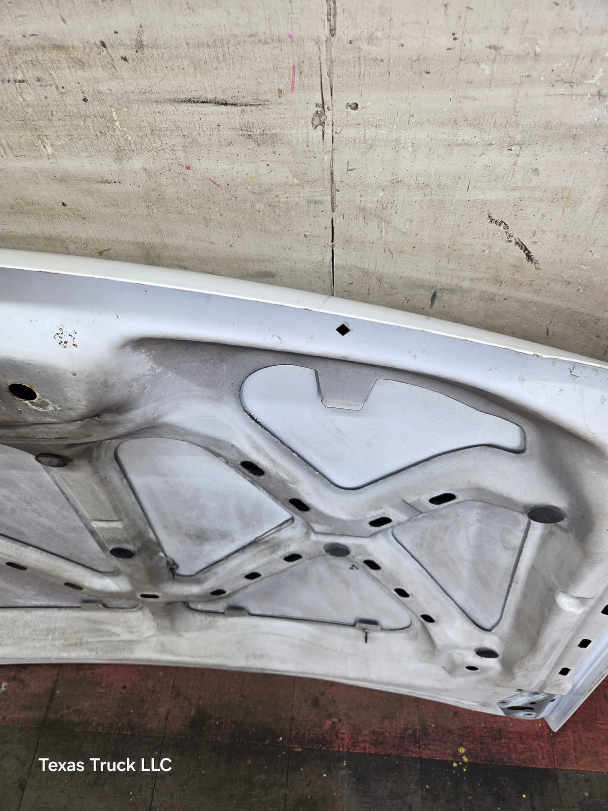2003-2006 Chevrolet Silverado 2500 3500 Cateye HD Hood OEM