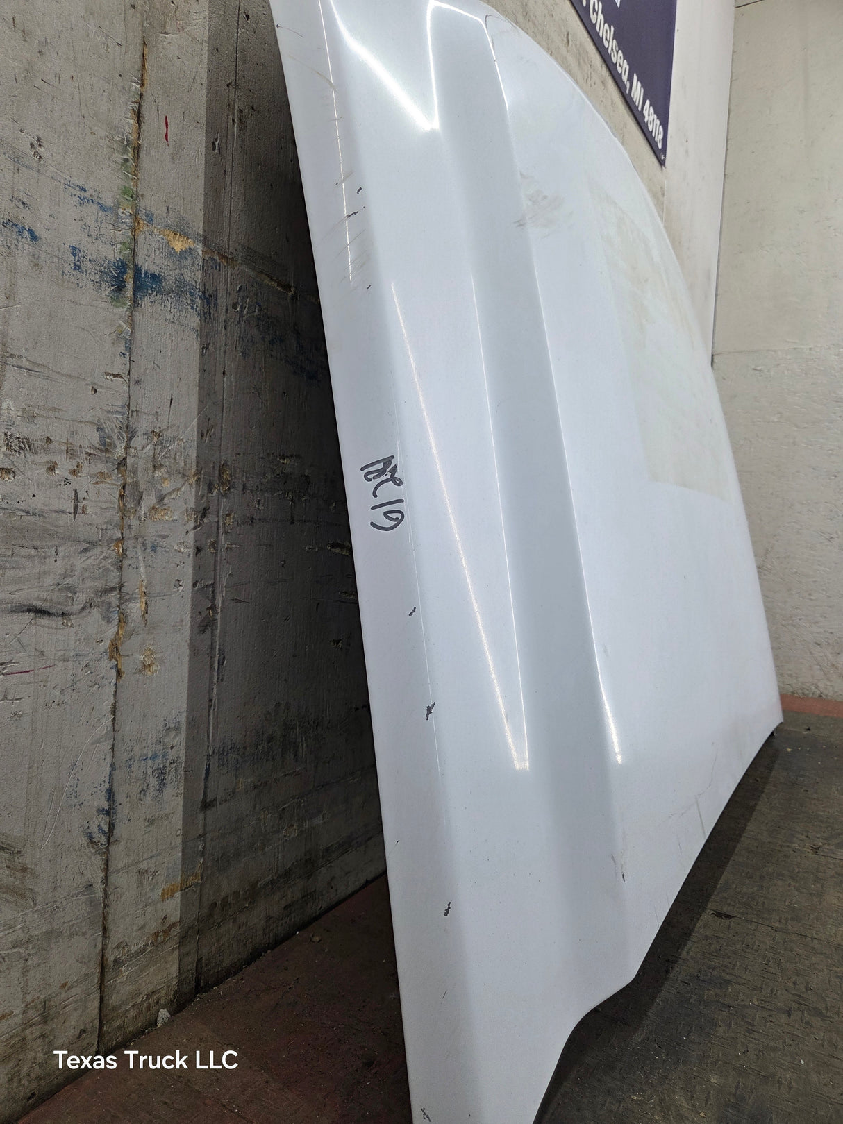 2003-2006 Chevrolet Silverado 2500 3500 Cateye HD Hood OEM