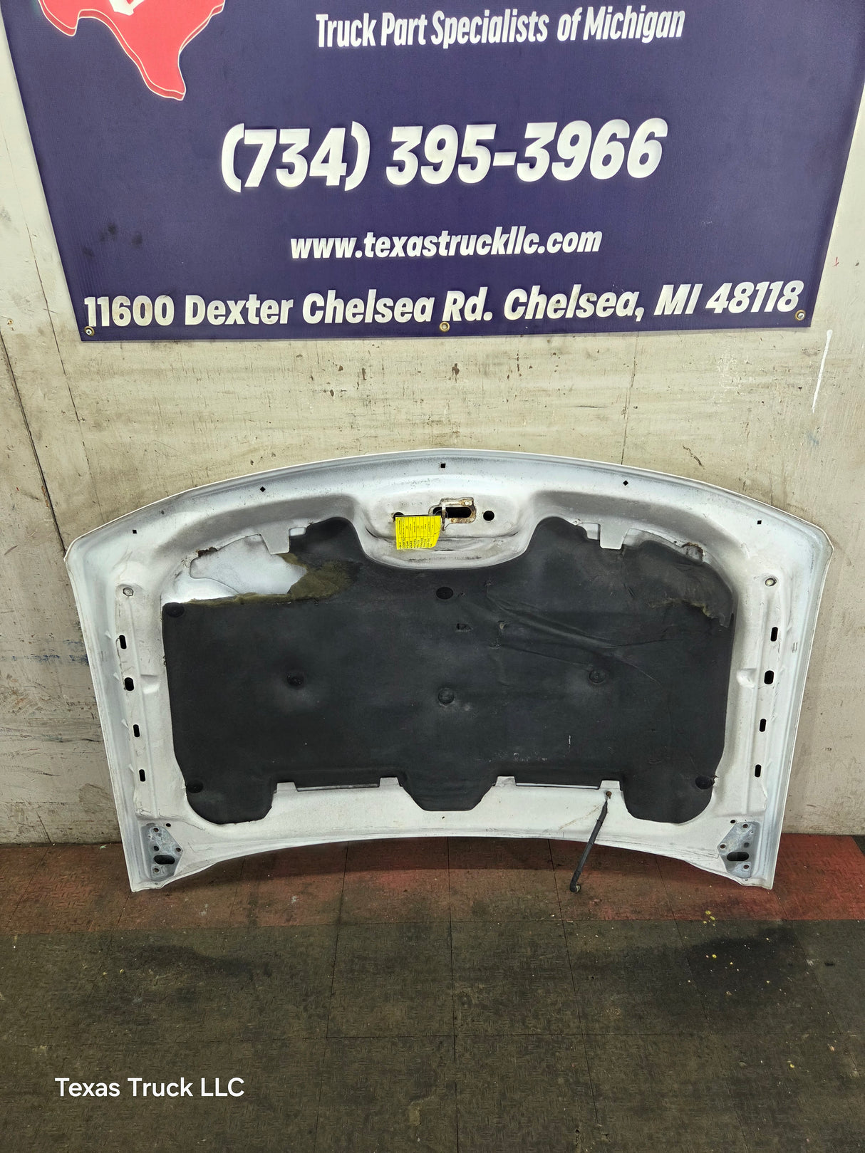 2003-2006 Chevrolet Silverado 2500 3500 Cateye HD Hood OEM