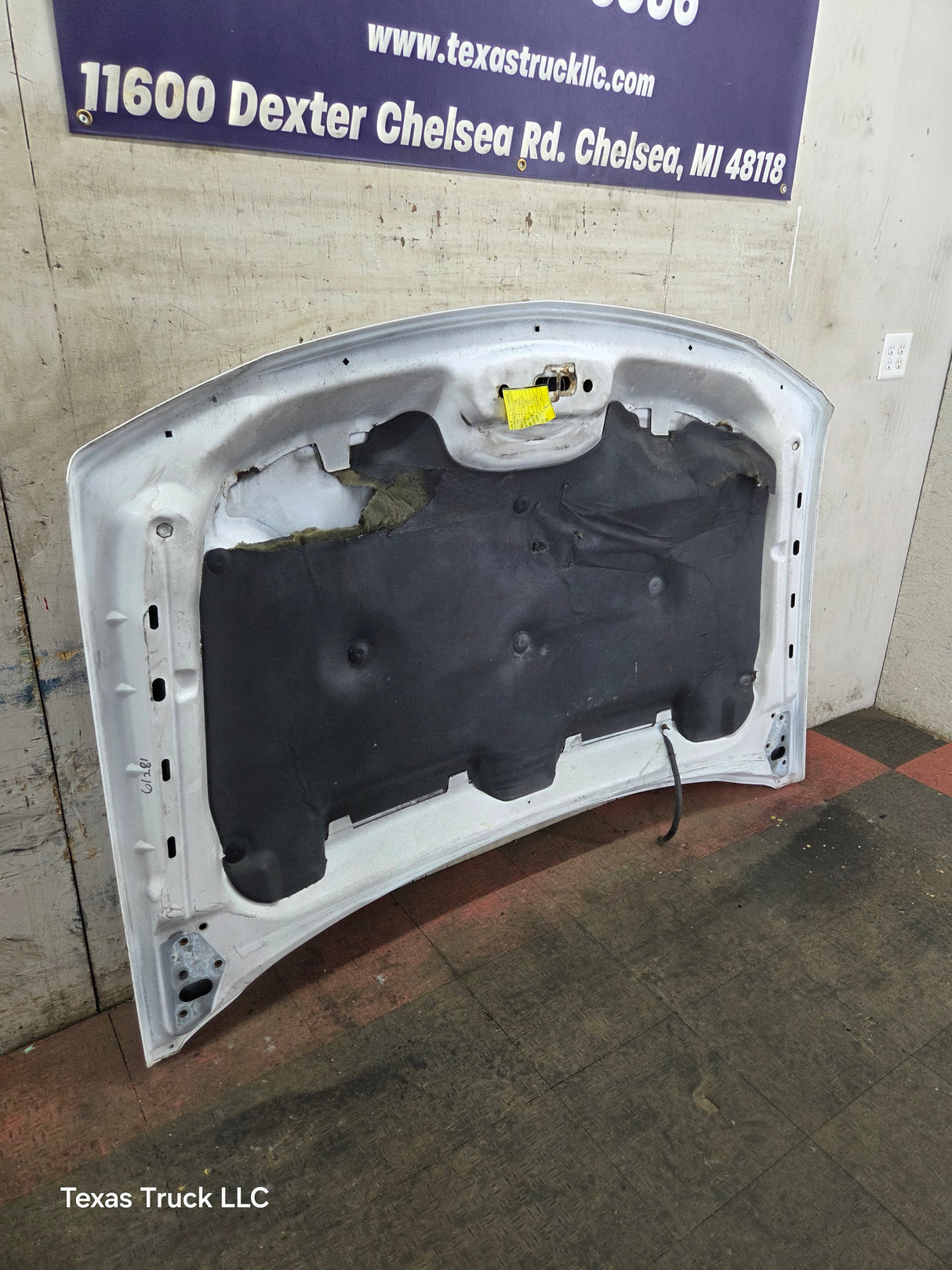 2003-2006 Chevrolet Silverado 2500 3500 Cateye HD Hood OEM