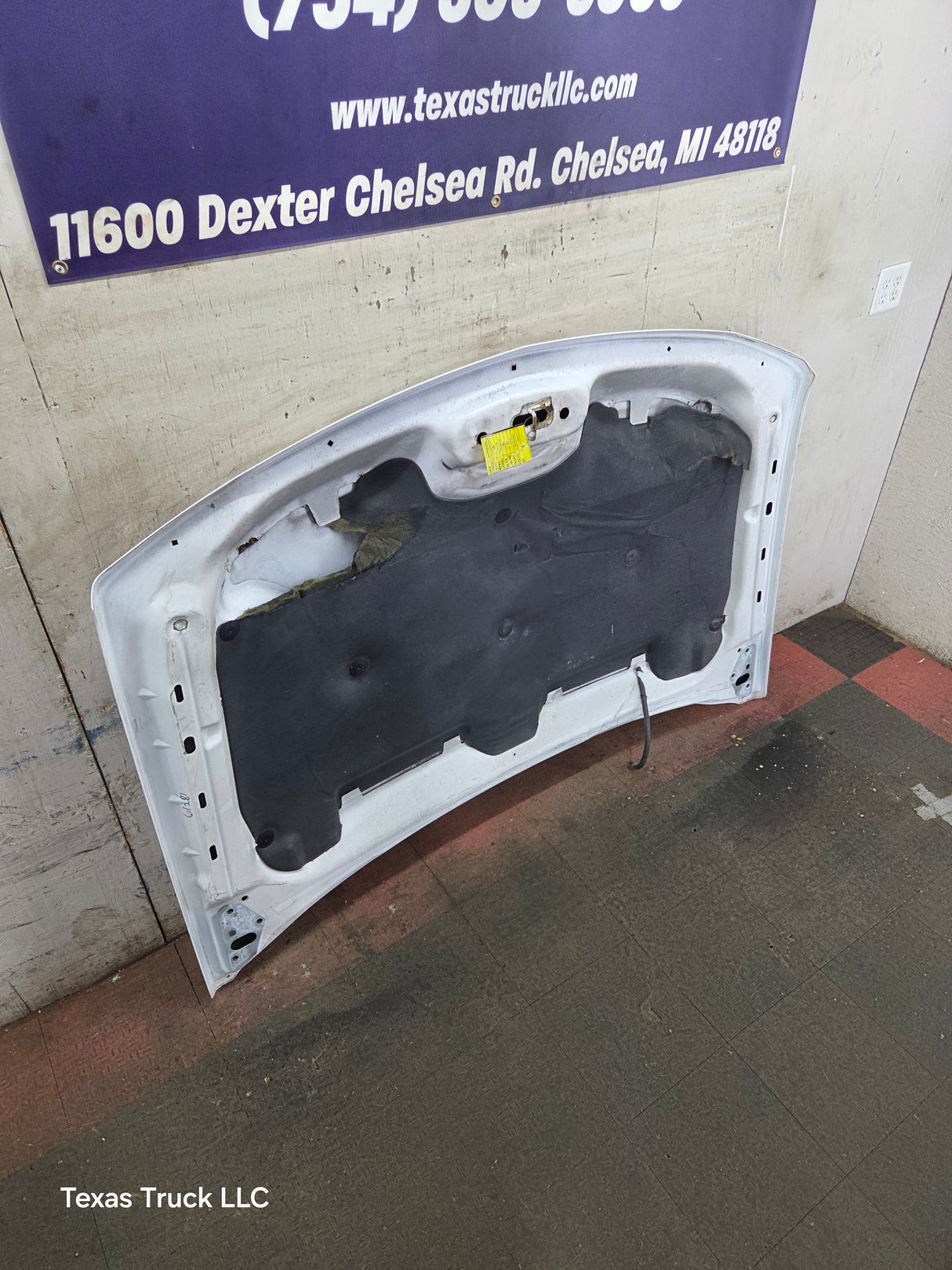 2003-2006 Chevrolet Silverado 2500 3500 Cateye HD Hood OEM