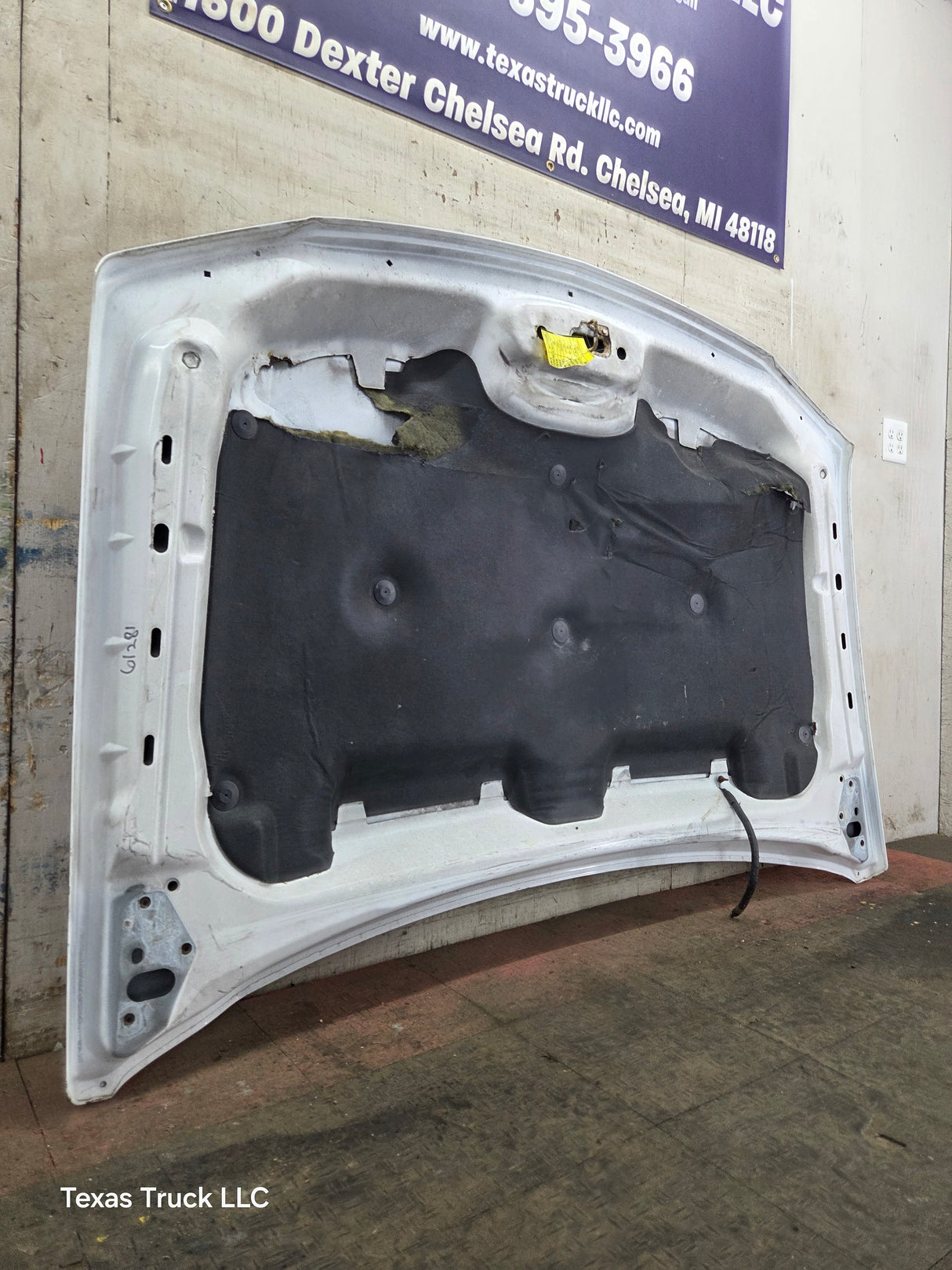 2003-2006 Chevrolet Silverado 2500 3500 Cateye HD Hood OEM