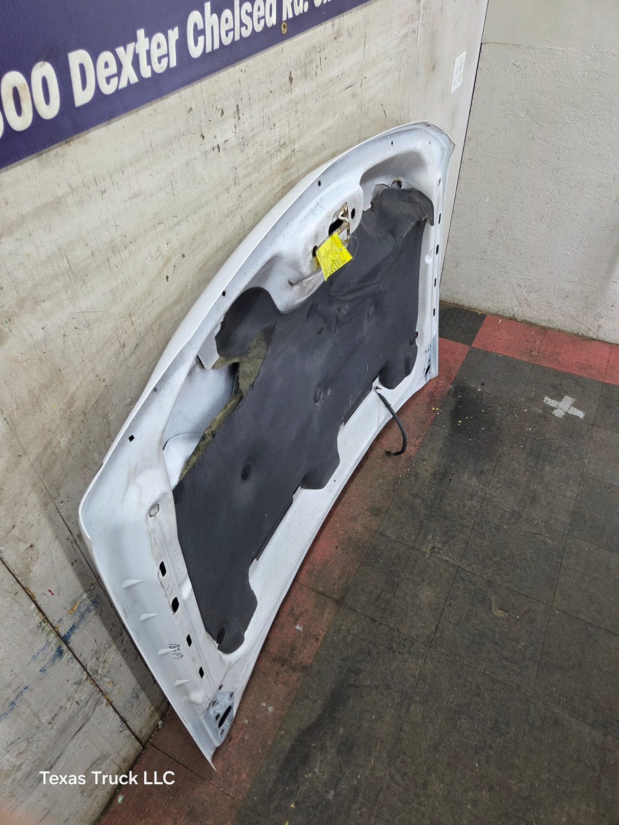 2003-2006 Chevrolet Silverado 2500 3500 Cateye HD Hood OEM