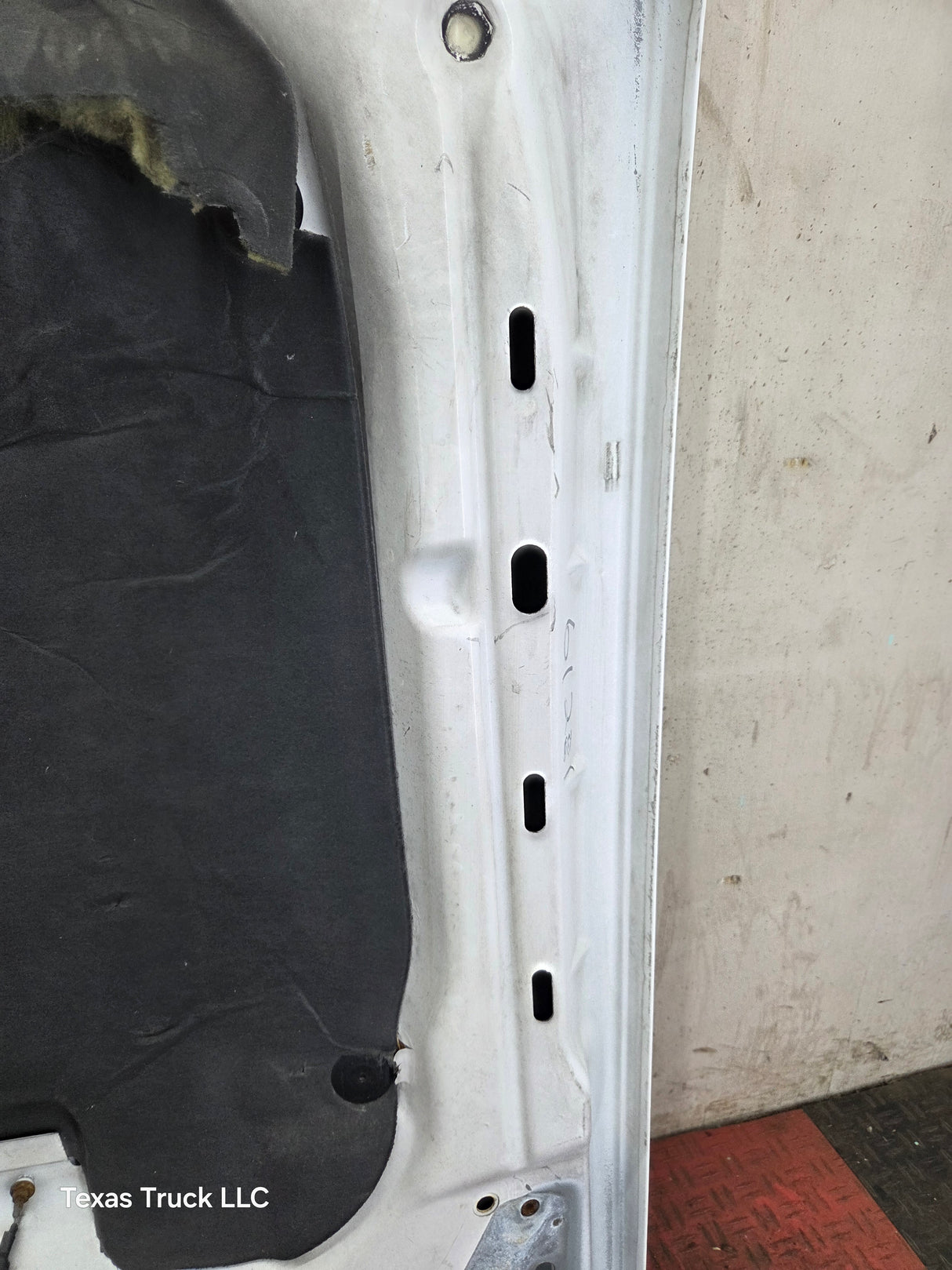 2003-2006 Chevrolet Silverado 2500 3500 Cateye HD Hood OEM