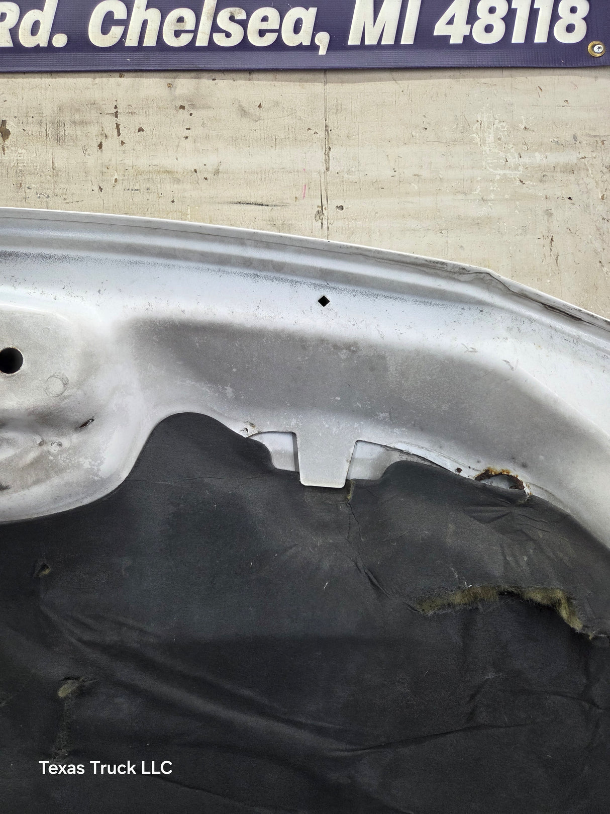 2003-2006 Chevrolet Silverado 2500 3500 Cateye HD Hood OEM
