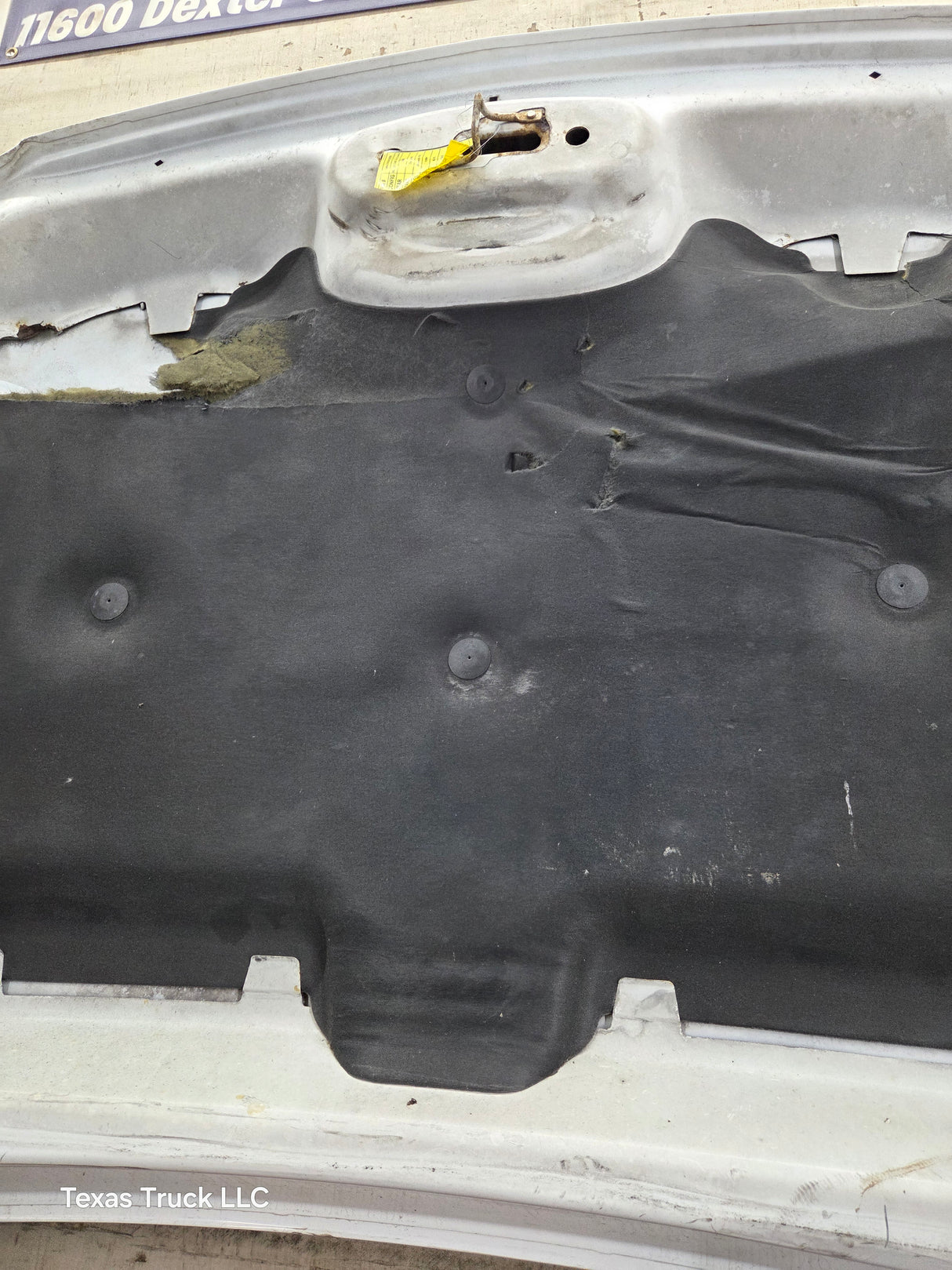 2003-2006 Chevrolet Silverado 2500 3500 Cateye HD Hood OEM
