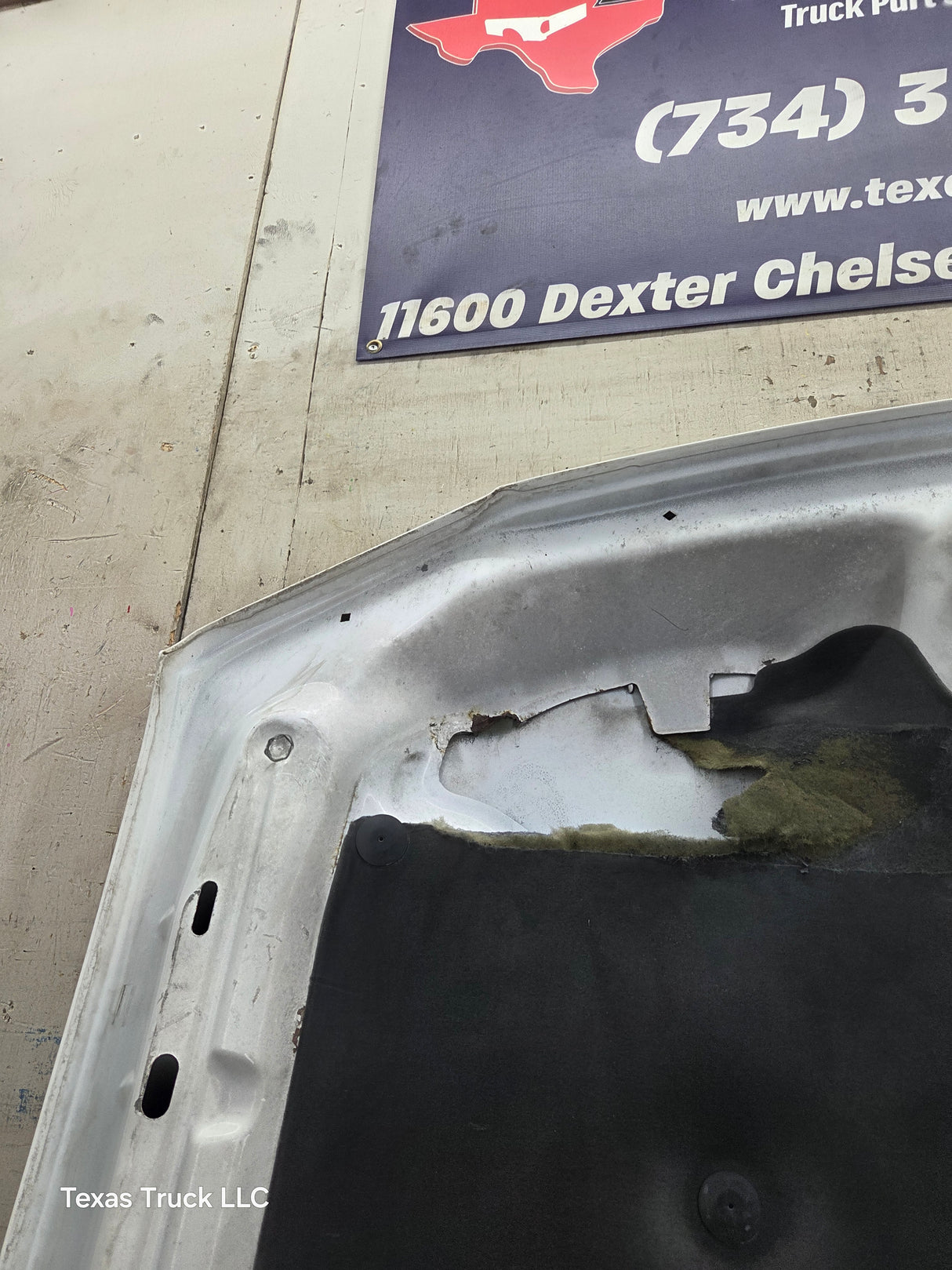 2003-2006 Chevrolet Silverado 2500 3500 Cateye HD Hood OEM