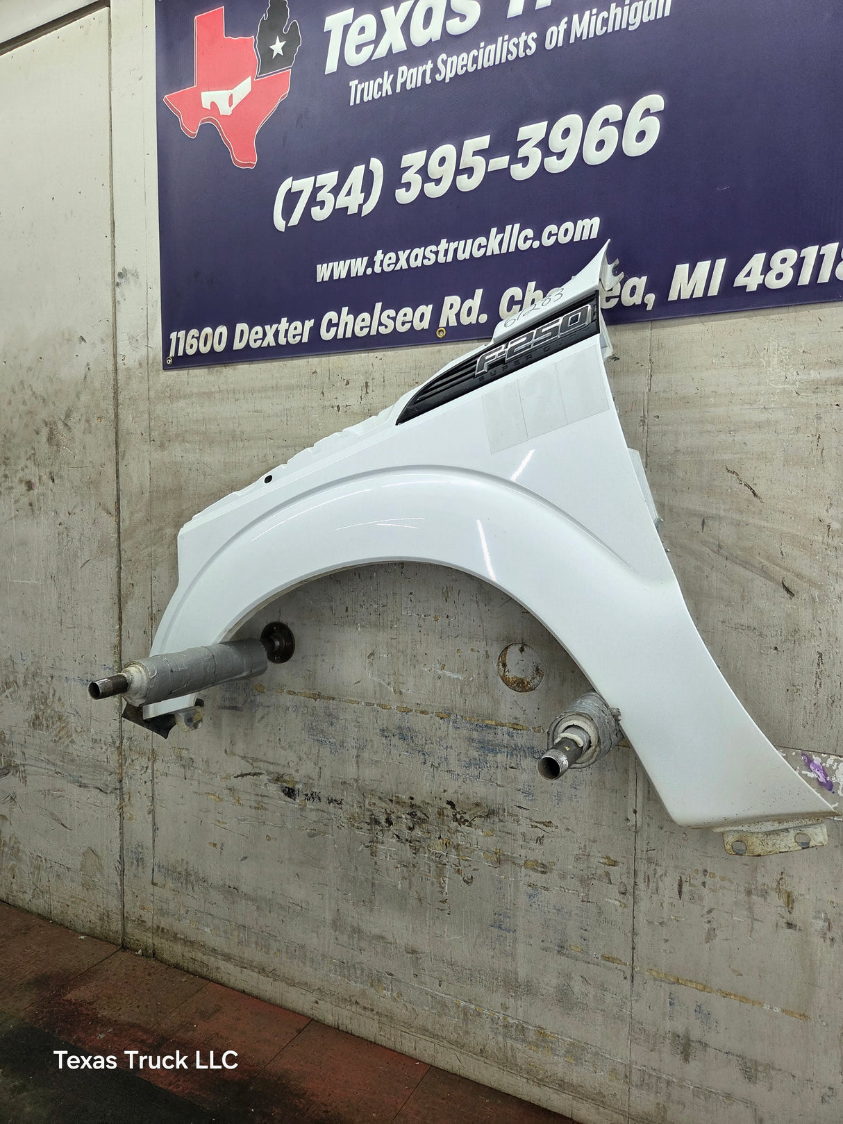 2011-2016 Ford Super Duty F250 F350 LH Driver Side Front Fender