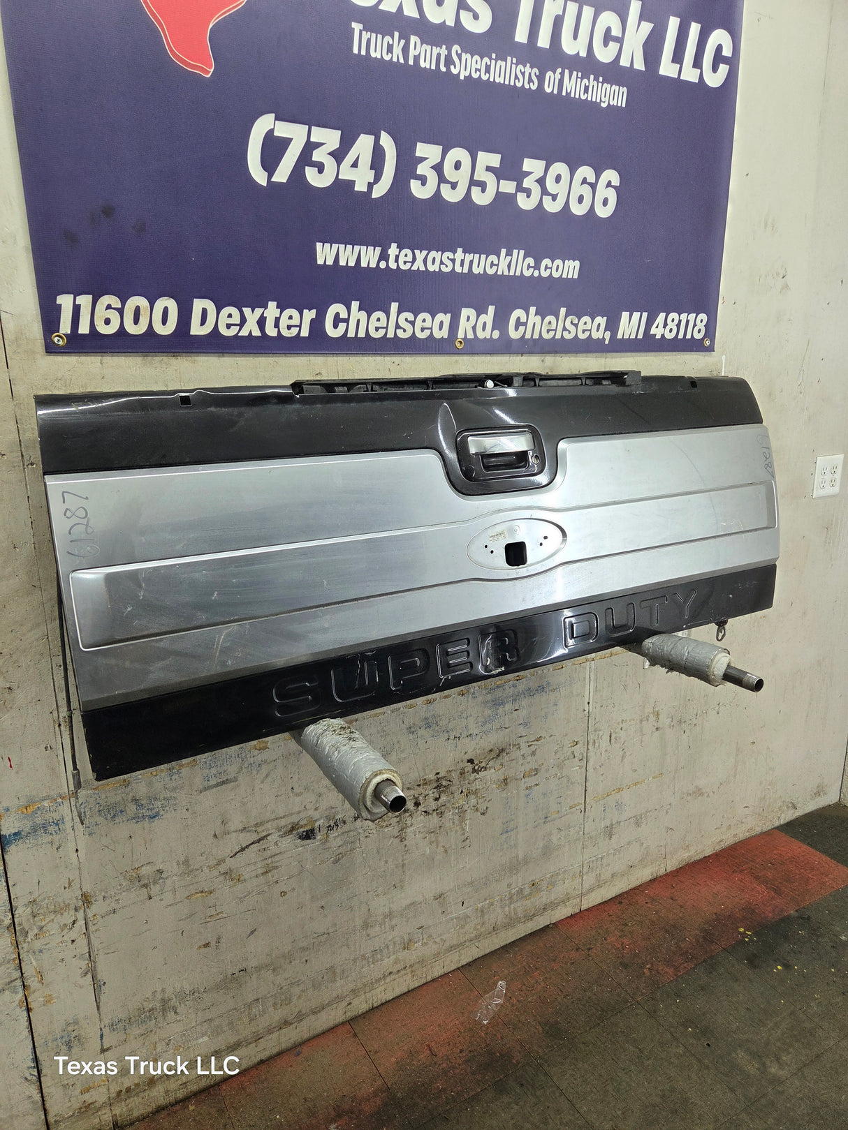 2008-2016 Ford Super Duty Platinum Tailgate With Step F250 F350 F450 F550
