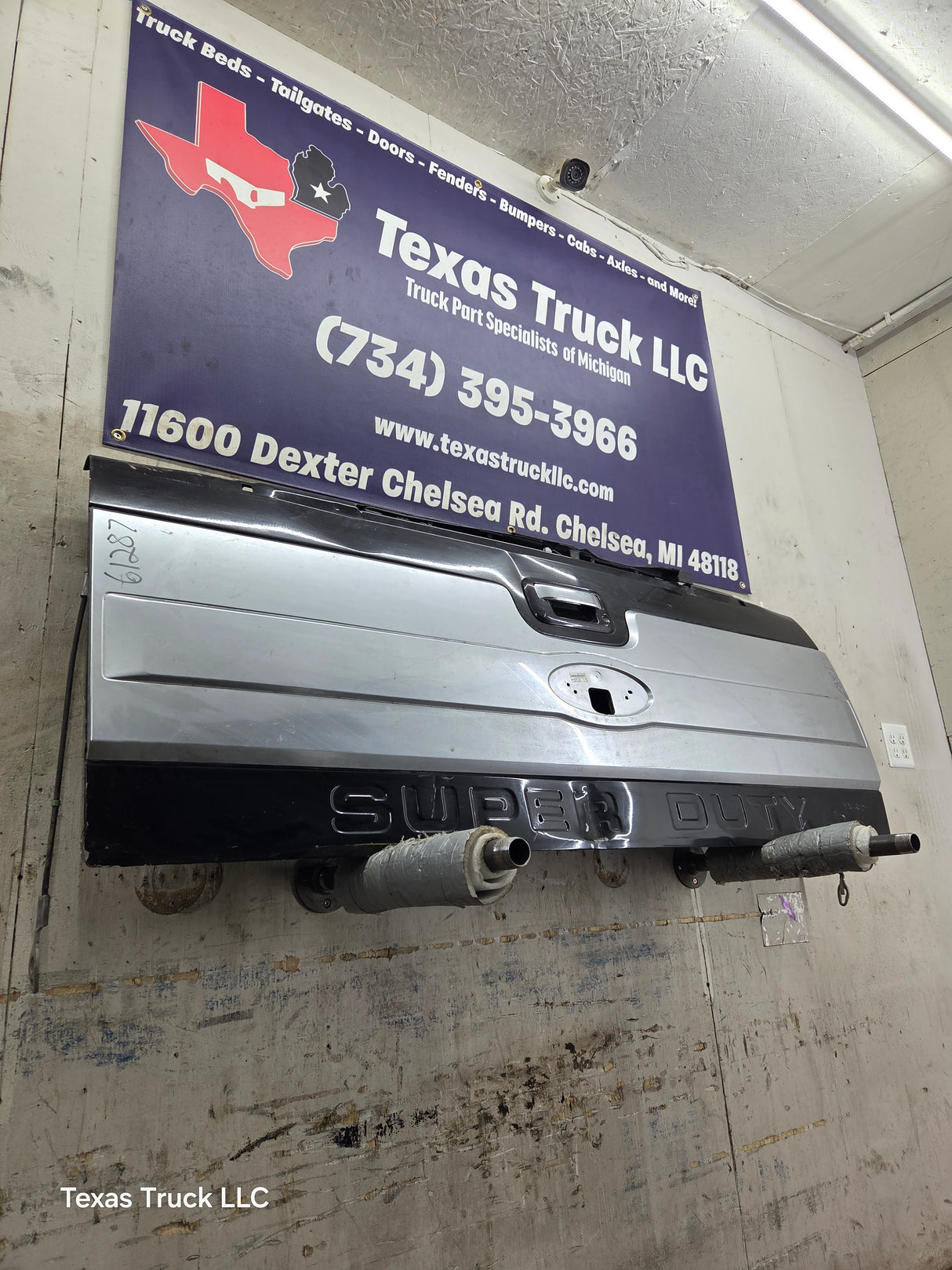 2008-2016 Ford Super Duty Platinum Tailgate With Step F250 F350 F450 F550