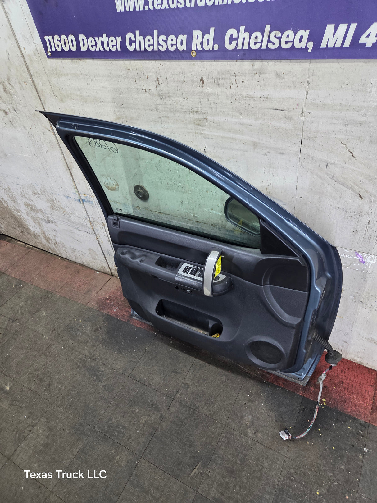 2007-2013 Chevrolet Silverado / GMC Sierra 1500 2500 3500 HD LH Front Driver Side Door