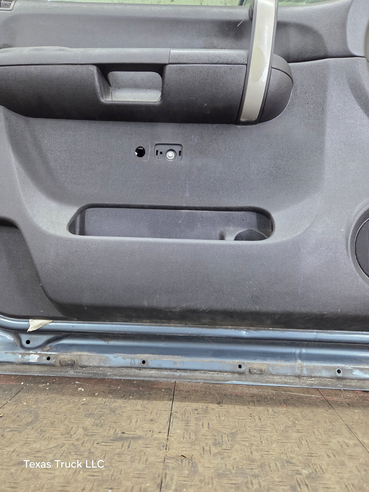 2007-2013 Chevrolet Silverado / GMC Sierra 1500 2500 3500 HD LH Front Driver Side Door