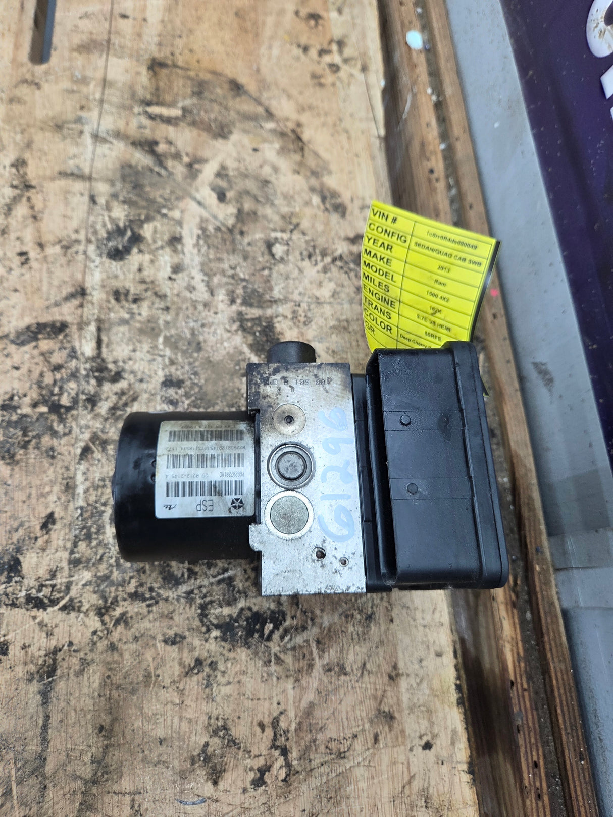 2013 Dodge Ram 1500 ABS Pump Module Control Assembly - P68207201AC