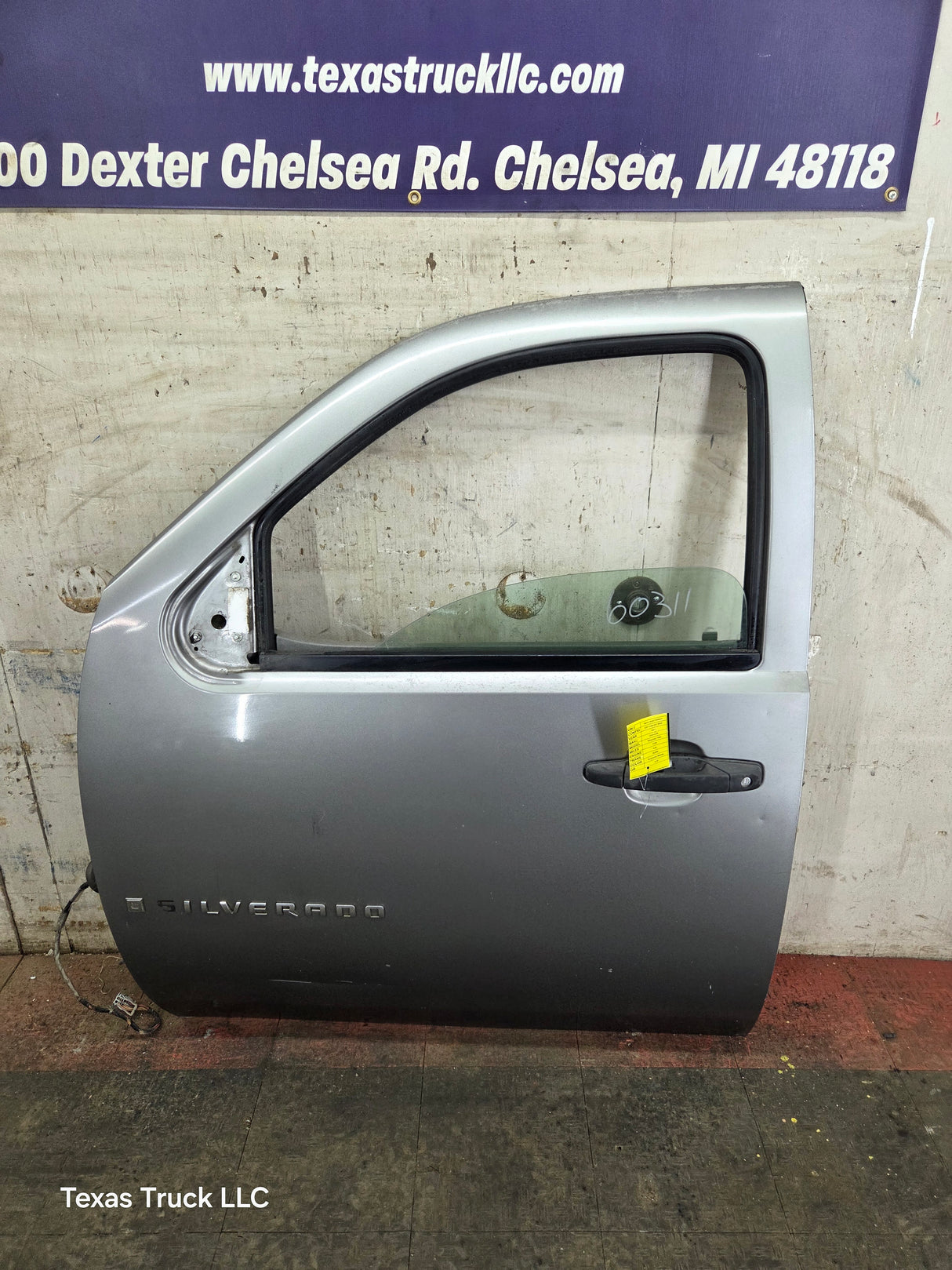 2007-2013 Chevrolet Silverado / GMC Sierra 1500 2500 3500 HD LH Front Driver Side Door