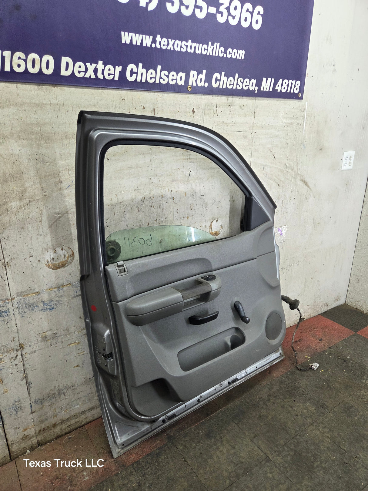 2007-2013 Chevrolet Silverado / GMC Sierra 1500 2500 3500 HD LH Front Driver Side Door