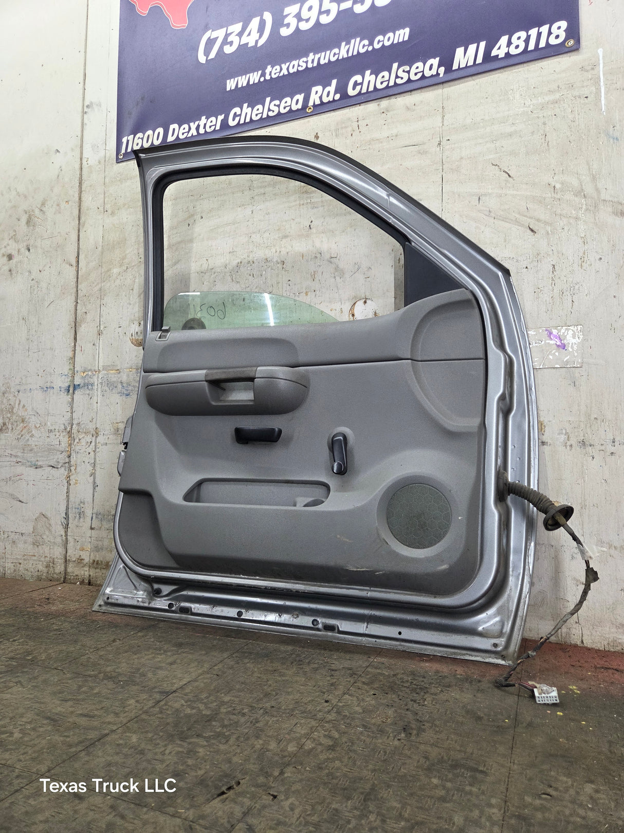 2007-2013 Chevrolet Silverado / GMC Sierra 1500 2500 3500 HD LH Front Driver Side Door
