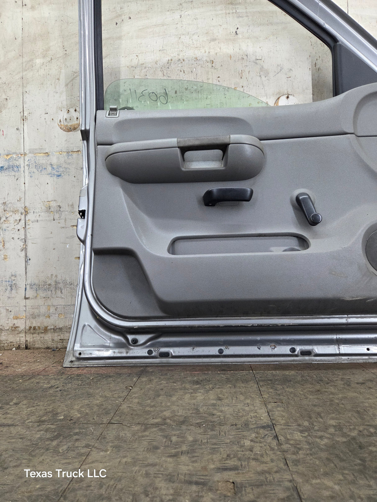 2007-2013 Chevrolet Silverado / GMC Sierra 1500 2500 3500 HD LH Front Driver Side Door