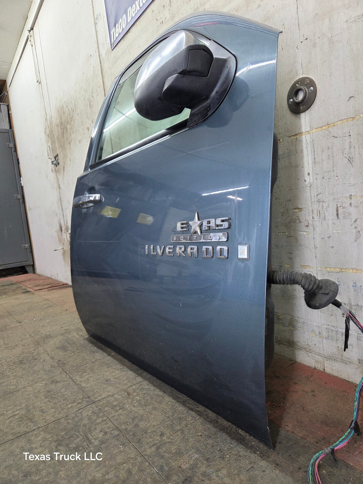 2007-2013 Chevrolet Silverado / GMC Sierra 1500 2500 3500 HD RH Front Passenger Side Door