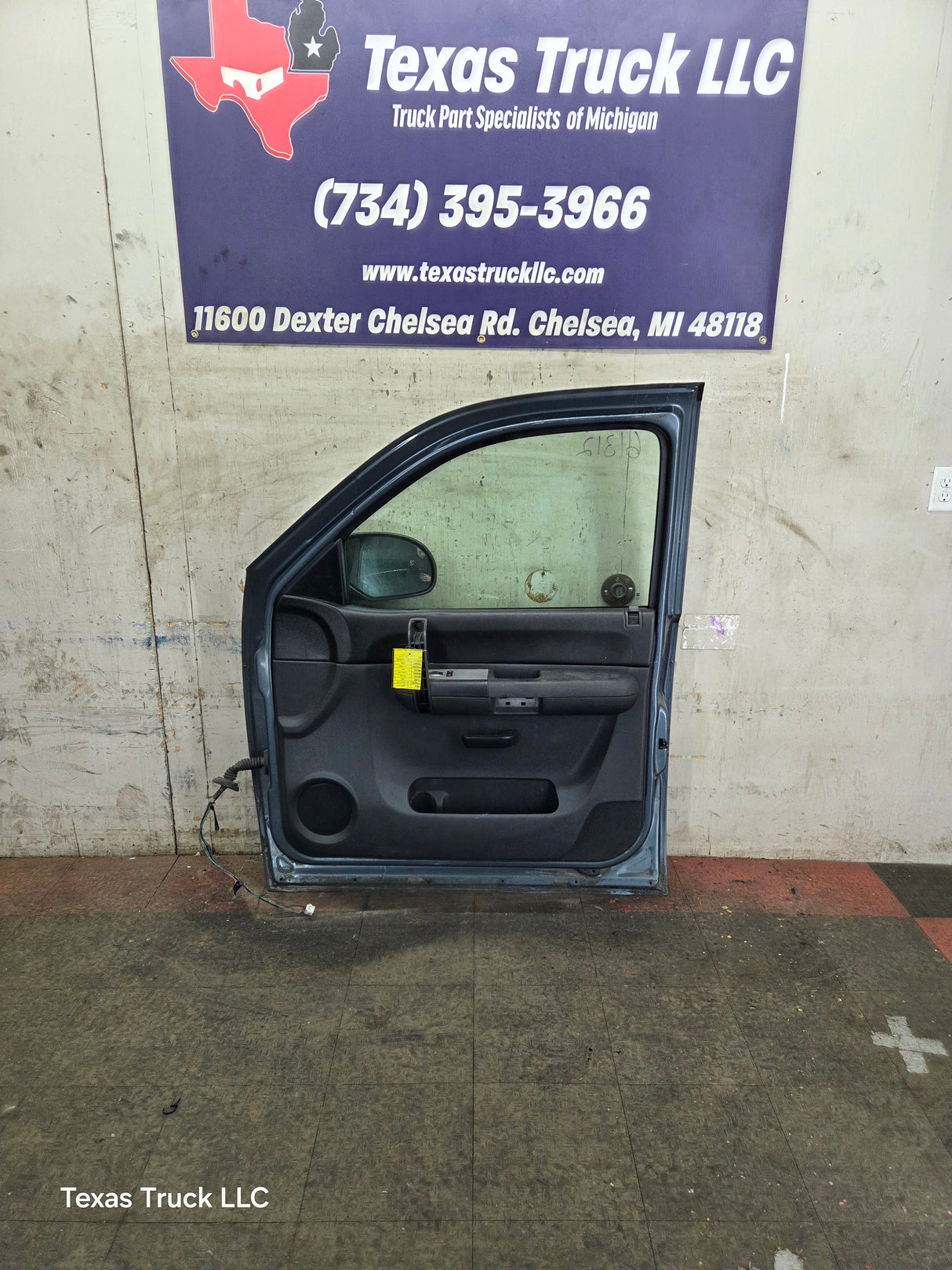 2007-2013 Chevrolet Silverado / GMC Sierra 1500 2500 3500 HD RH Front Passenger Side Door