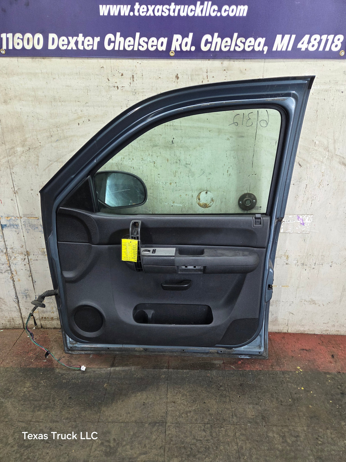 2007-2013 Chevrolet Silverado / GMC Sierra 1500 2500 3500 HD RH Front Passenger Side Door