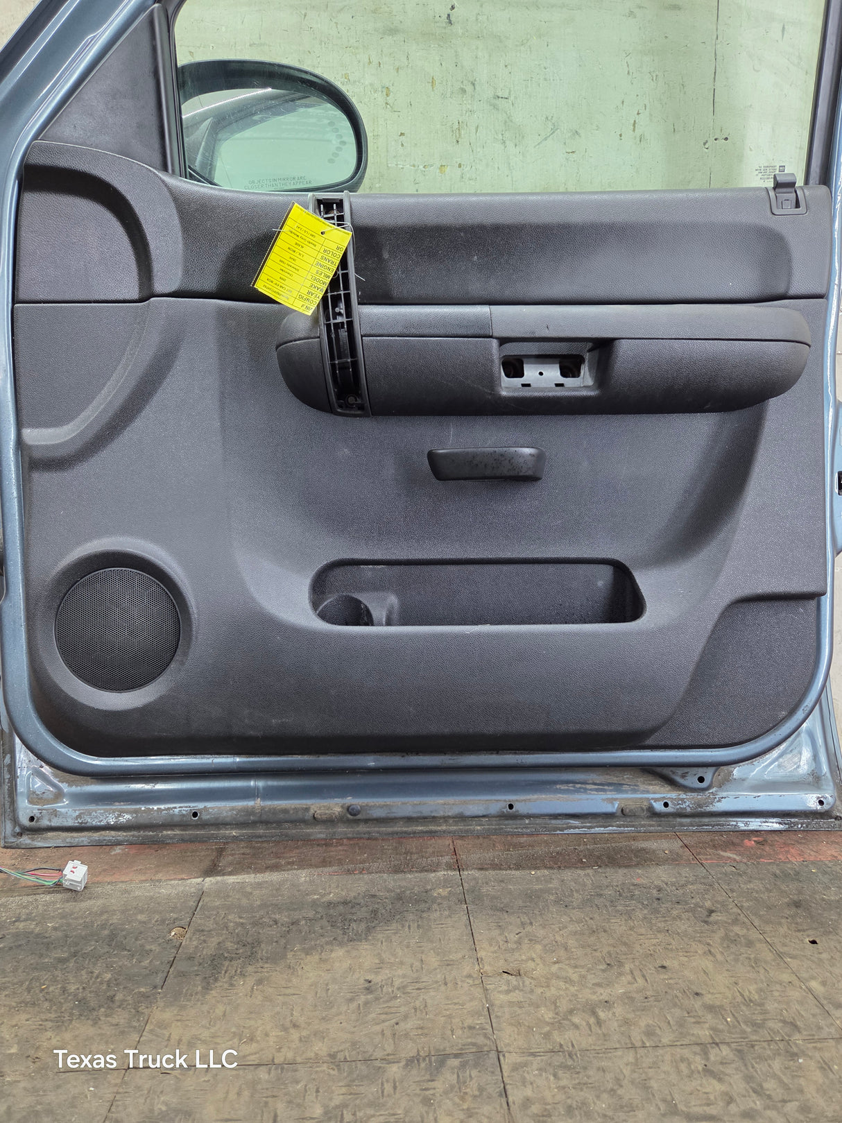 2007-2013 Chevrolet Silverado / GMC Sierra 1500 2500 3500 HD RH Front Passenger Side Door