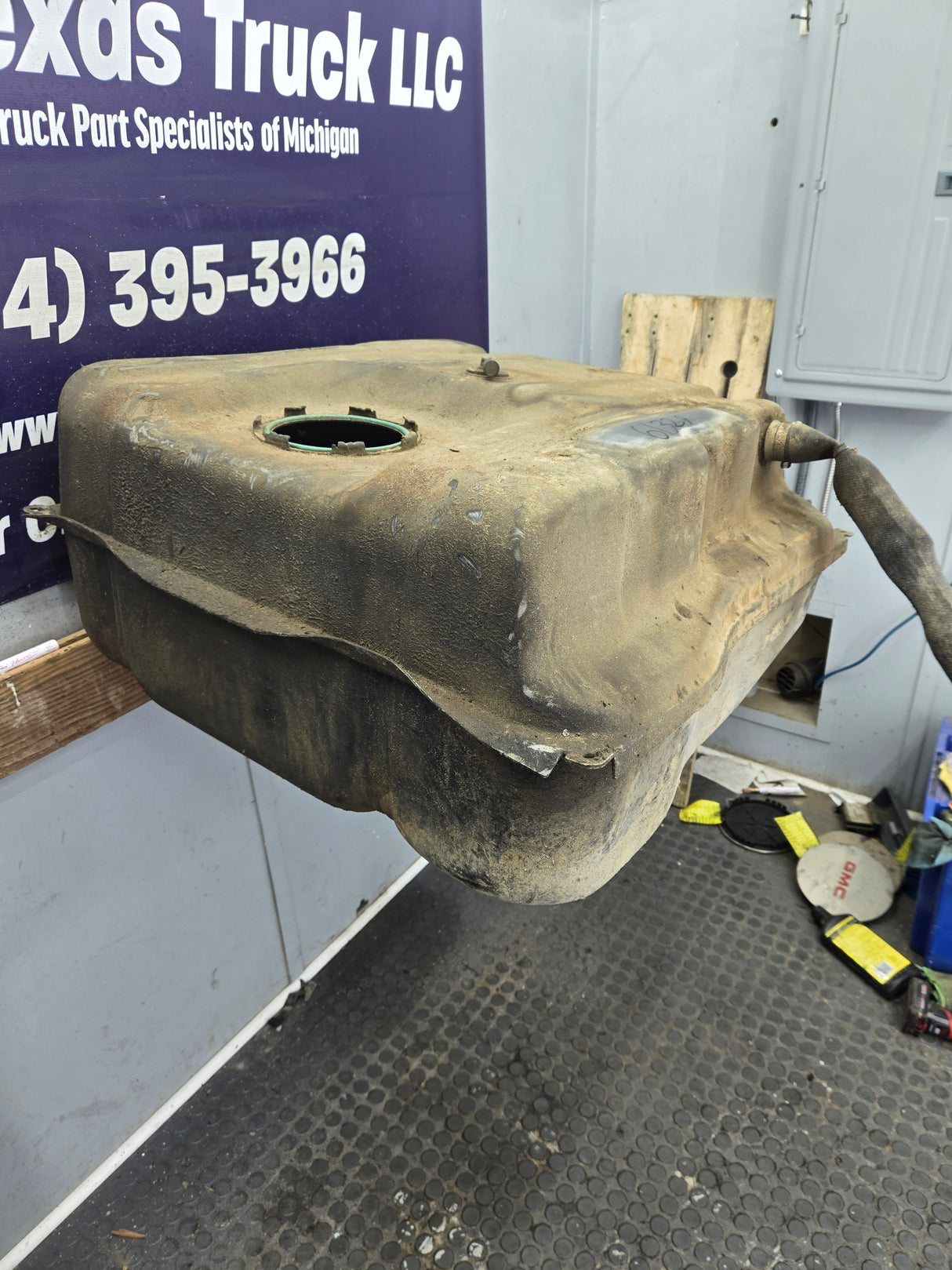 1999-2010 Ford Super Duty F350 F450 F550 Cab & Chassis Fuel Tank Rear mount behind the axle