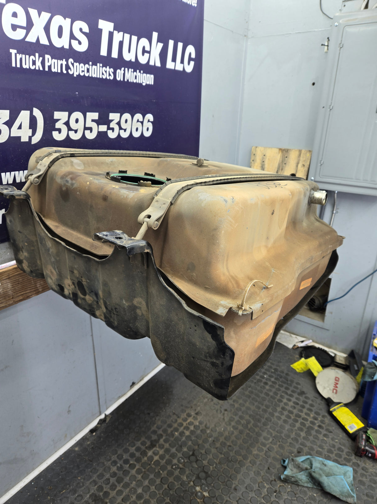 2011-2016 Ford Super Duty F350 F450 F550 Cab & Chassis Fuel Tank Rear mount behind the axle