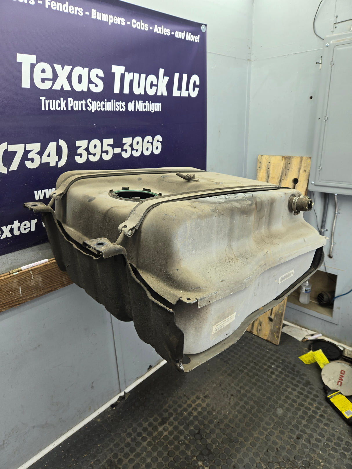 2011-2016 Ford Super Duty F350 F450 F550 Cab & Chassis Fuel Tank Rear mount behind the axle