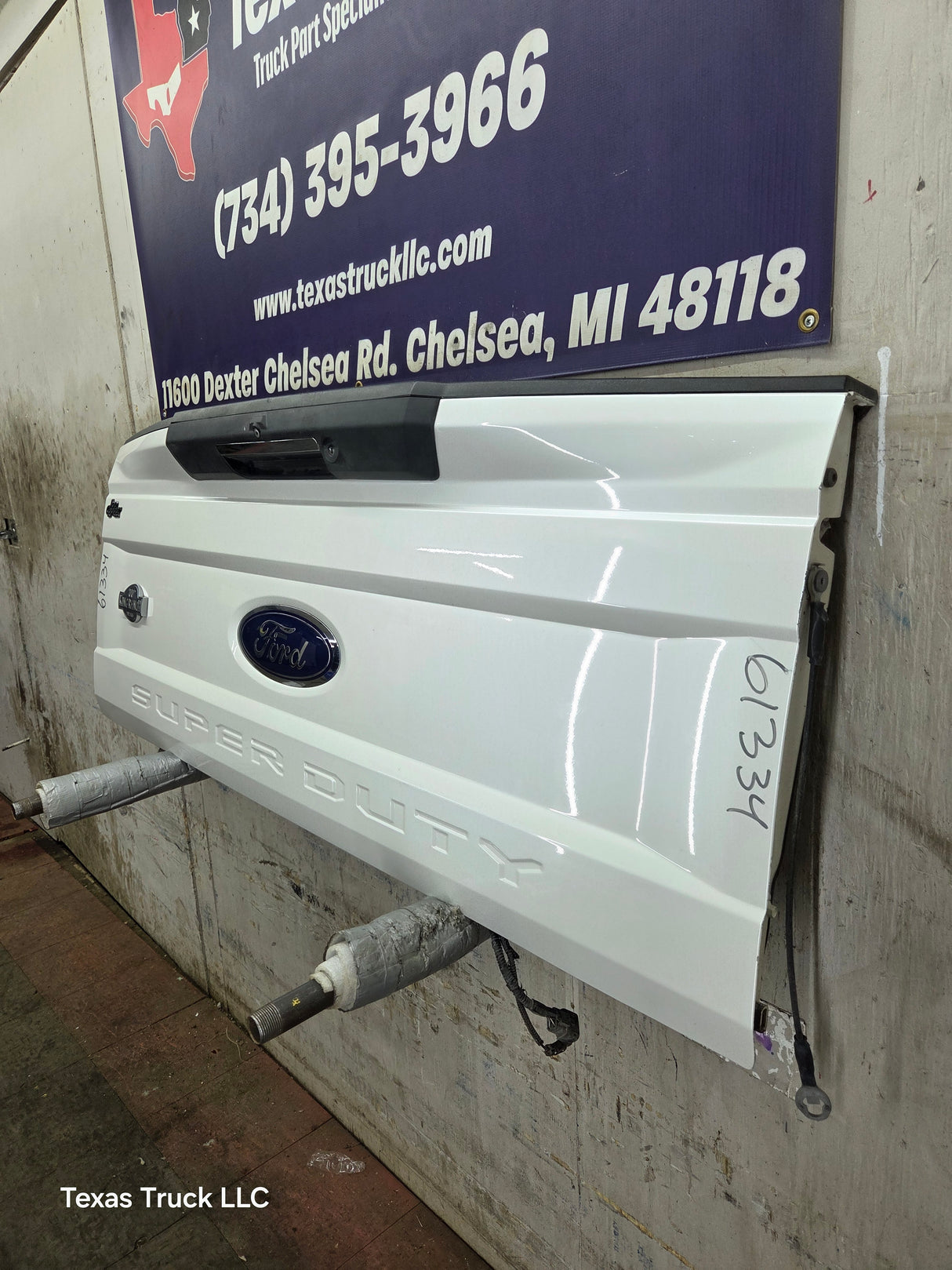 2017-2022 Ford F250 F350 F450 F550 Super Duty Step Tailgate