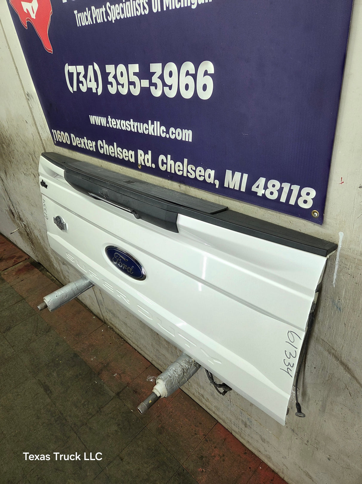 2017-2022 Ford F250 F350 F450 F550 Super Duty Step Tailgate
