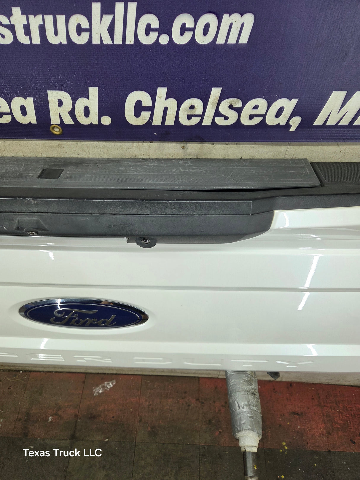 2017-2022 Ford F250 F350 F450 F550 Super Duty Step Tailgate