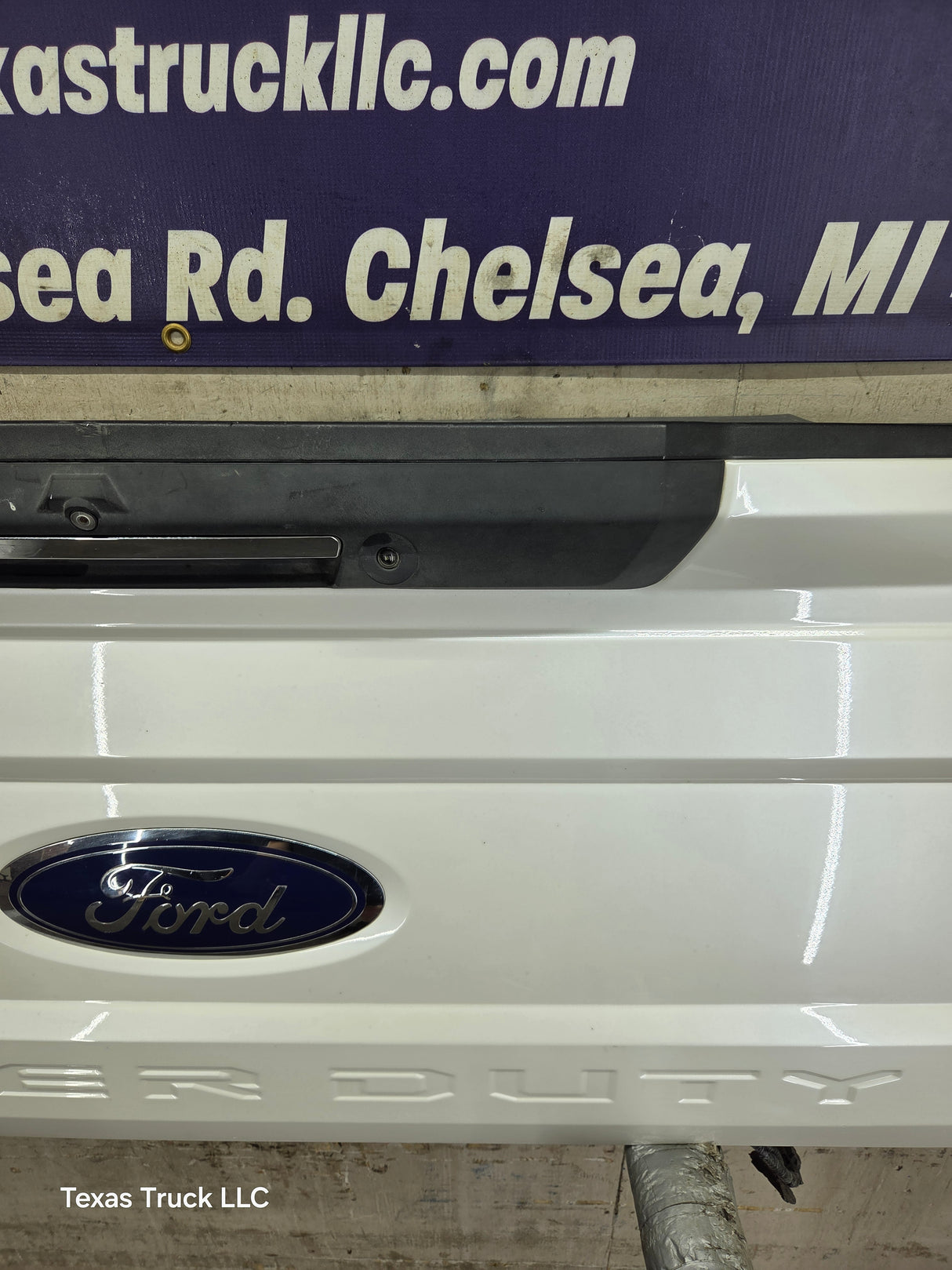 2017-2022 Ford F250 F350 F450 F550 Super Duty Step Tailgate