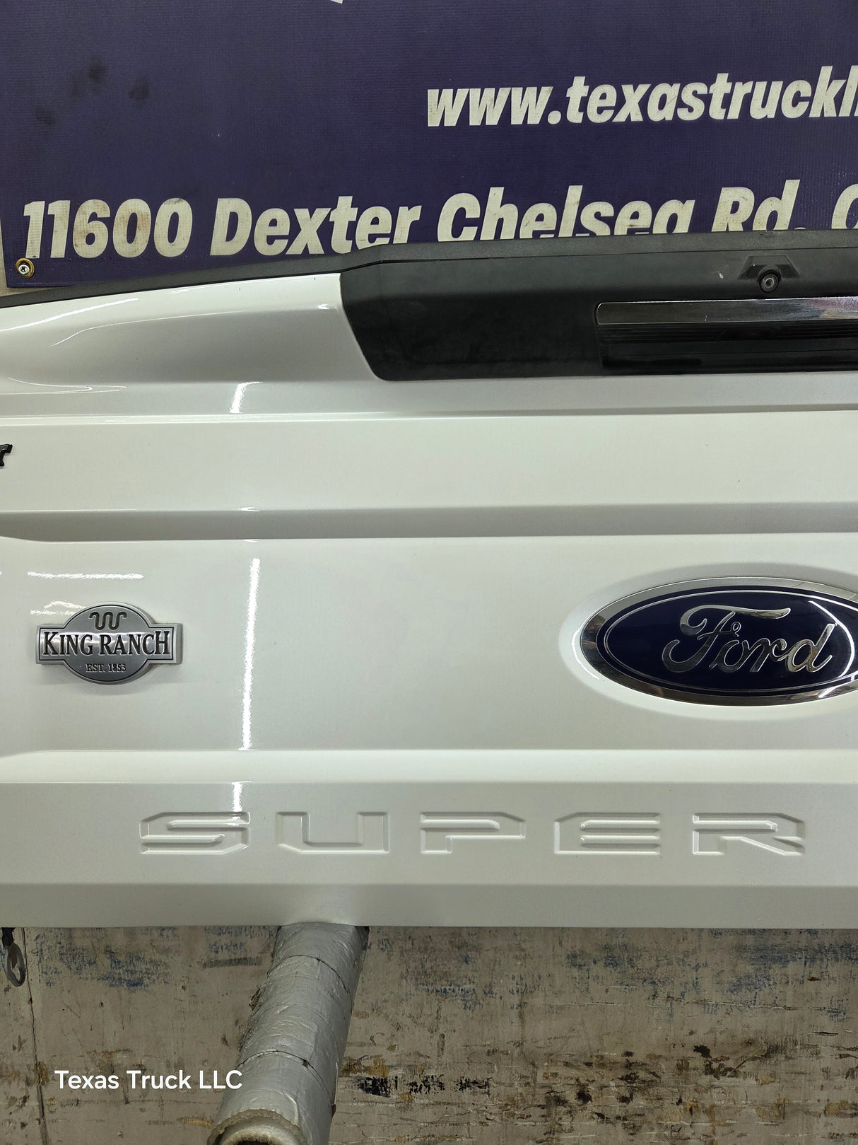 2017-2022 Ford F250 F350 F450 F550 Super Duty Step Tailgate