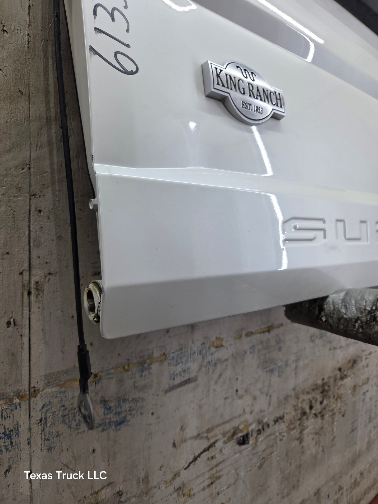 2017-2022 Ford F250 F350 F450 F550 Super Duty Step Tailgate
