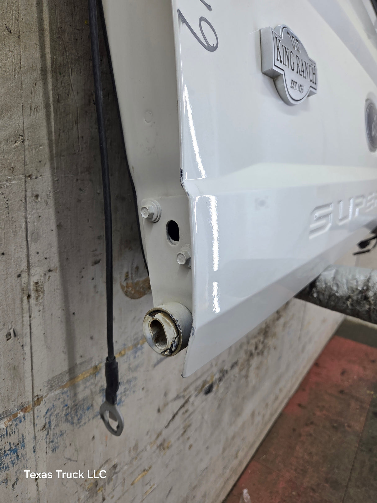 2017-2022 Ford F250 F350 F450 F550 Super Duty Step Tailgate