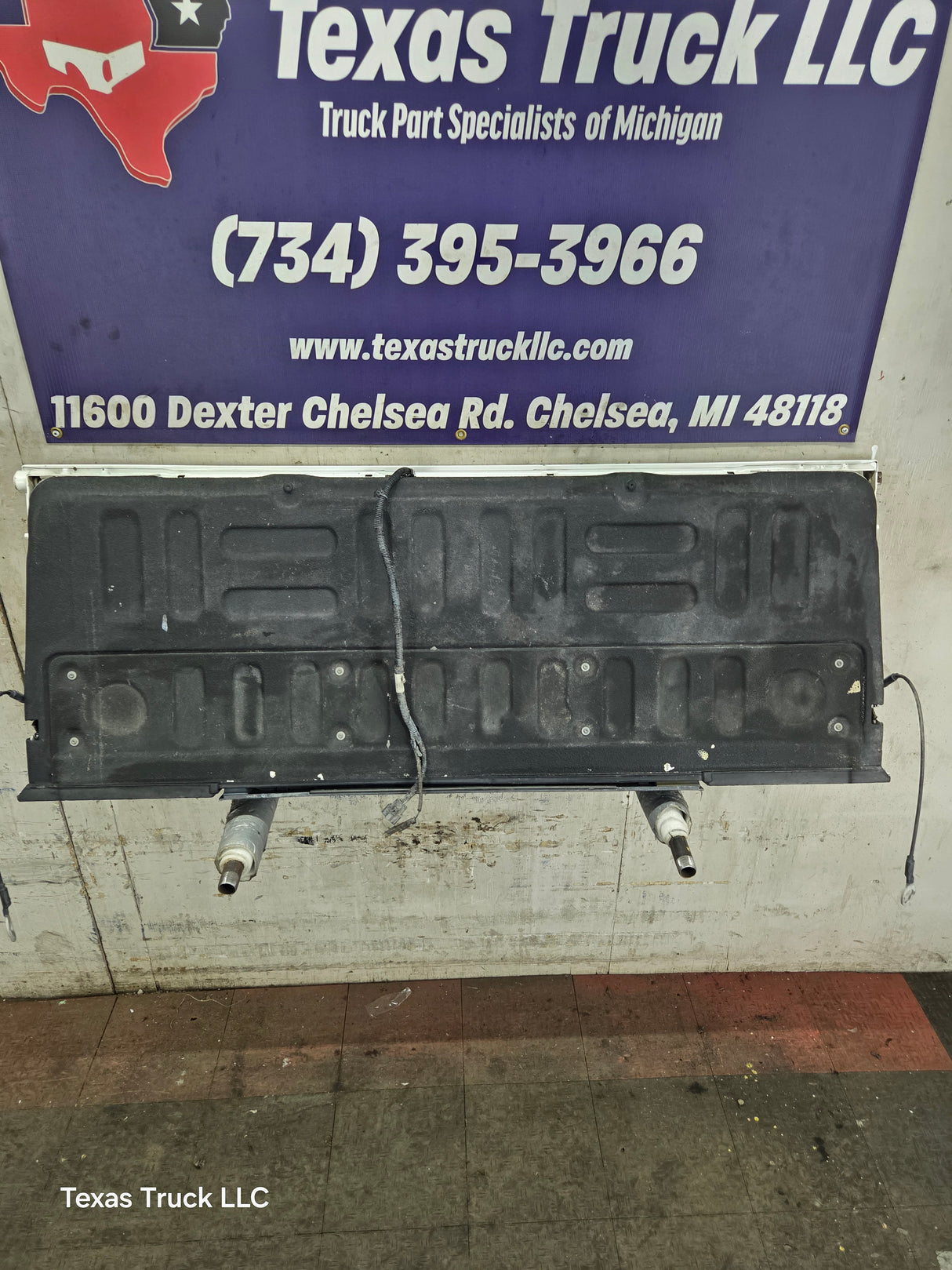 2017-2022 Ford F250 F350 F450 F550 Super Duty Step Tailgate