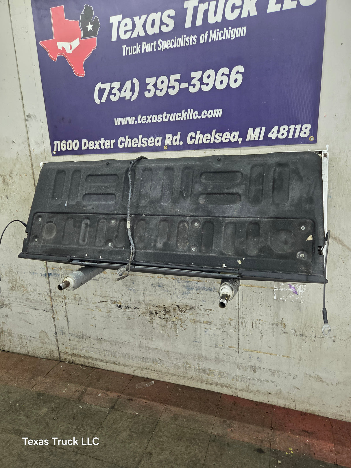 2017-2022 Ford F250 F350 F450 F550 Super Duty Step Tailgate