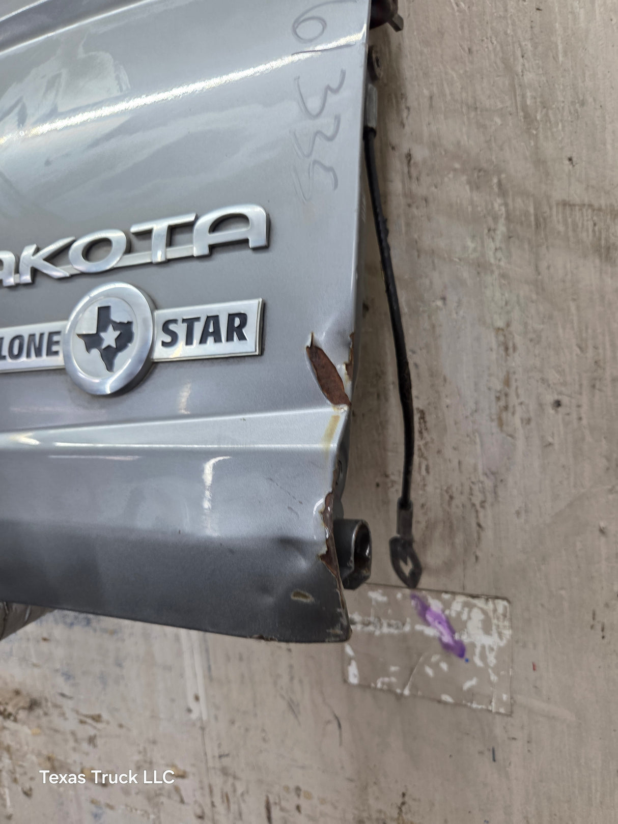 2005-2011 Dodge Dakota 3rd Gen Tailgate