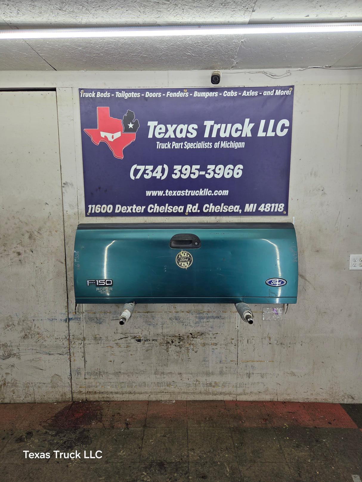 1997-2003 F150 / 1999-2007 Ford F250 F350 F450 F550 Super Duty Tailgate