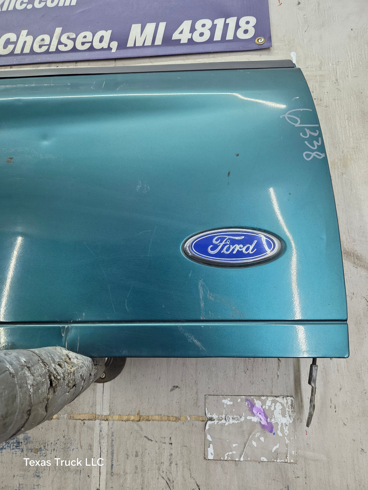 1997-2003 F150 / 1999-2007 Ford F250 F350 F450 F550 Super Duty Tailgate